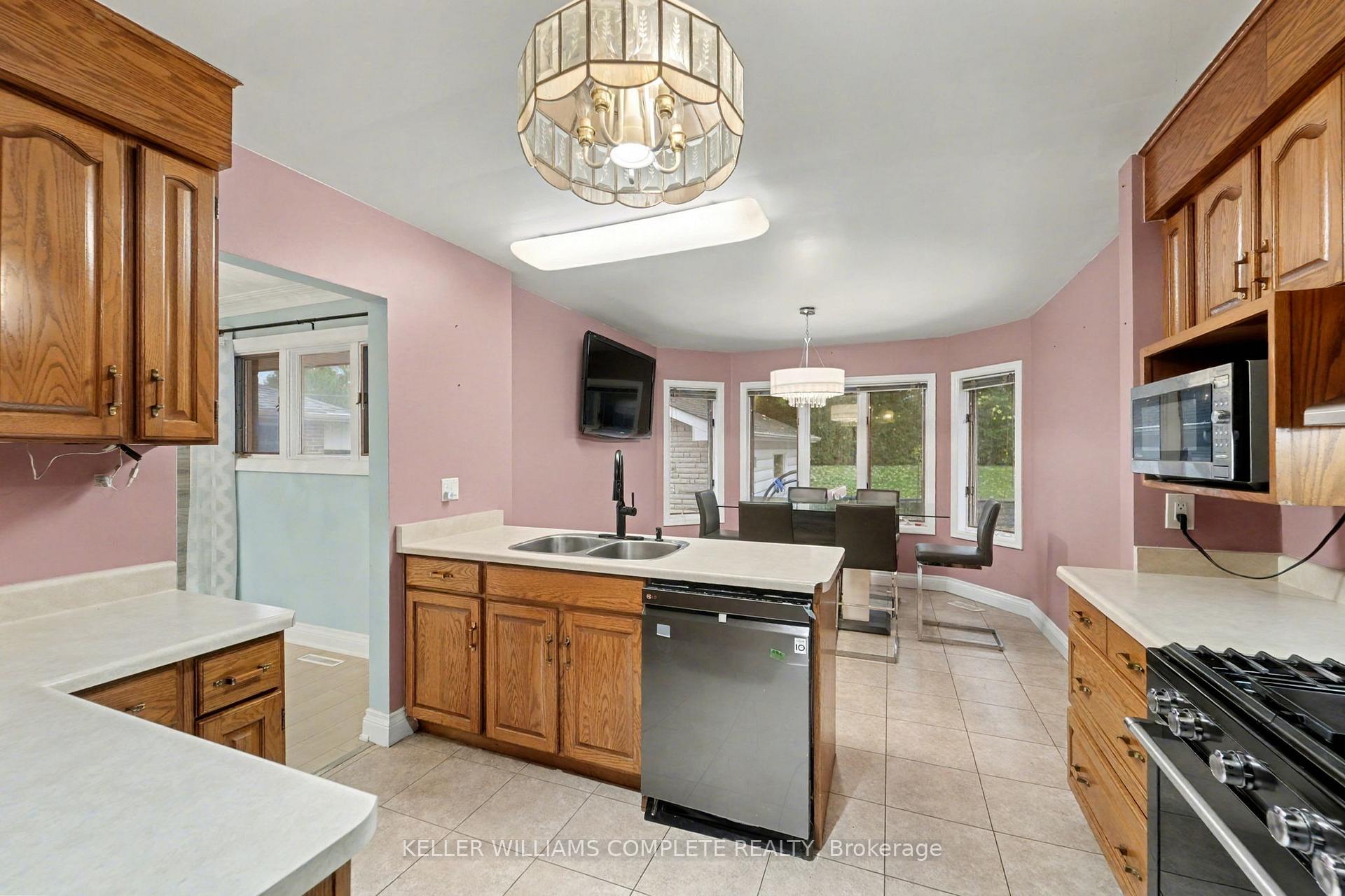 Photo 13 of 512 Finucane Street, Oshawa, McLaughlin — HOMEH