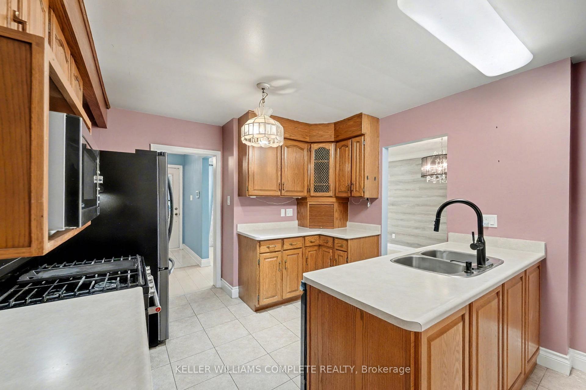 Photo 14 of 512 Finucane Street, Oshawa, McLaughlin — HOMEH
