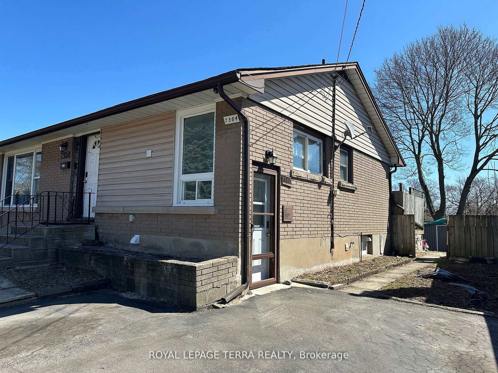 Photo 2 of 7384 Heximer Avenue, Niagara Falls, Oldfield — HOMEH