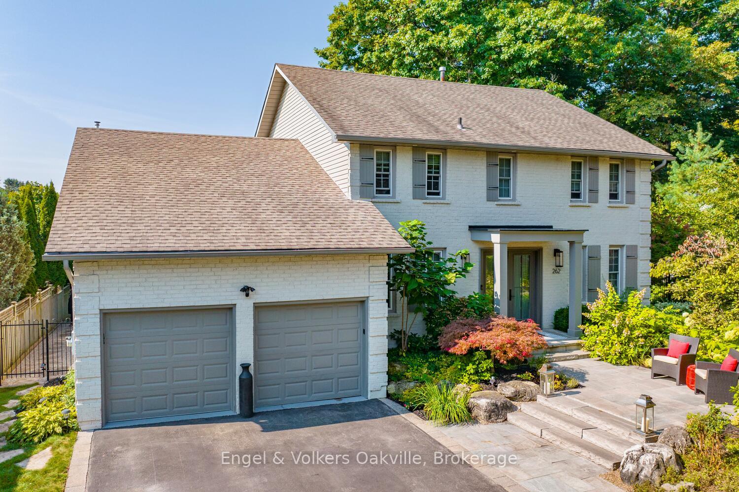 Front of 262 Vinova Court