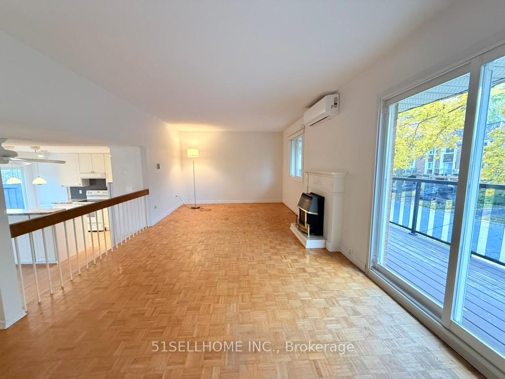 Photo 5 of 2062 Worthington Drive, Oakville, Bronte — HOMEH