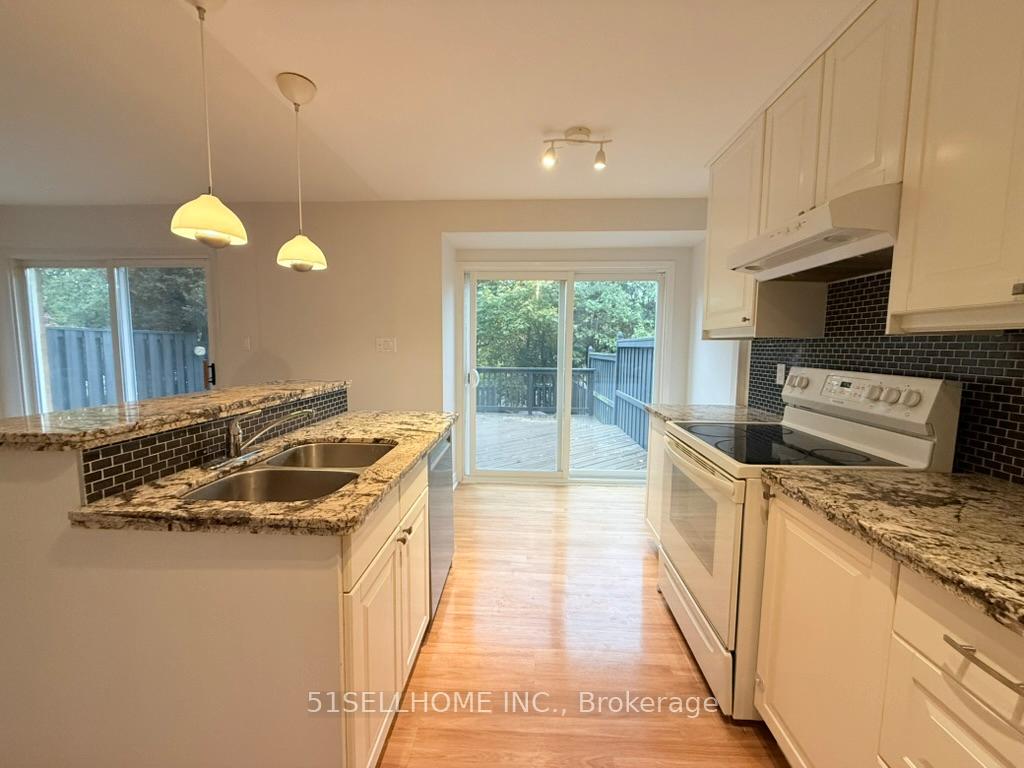 Photo 7 of 2062 Worthington Drive, Oakville, Bronte — HOMEH