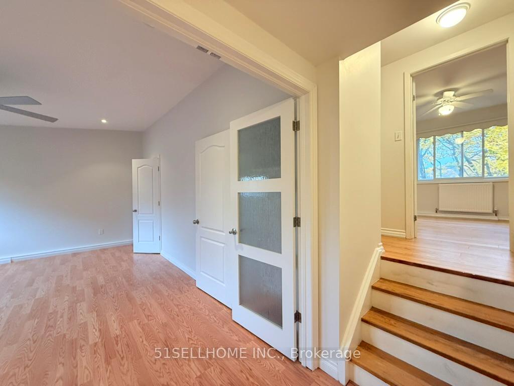 Photo 12 of 2062 Worthington Drive, Oakville, Bronte — HOMEH