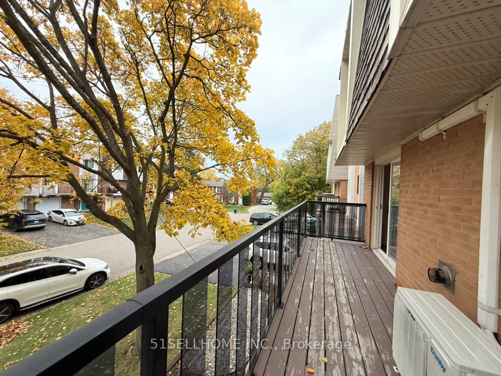 Photo 13 of 2062 Worthington Drive, Oakville, Bronte — HOMEH
