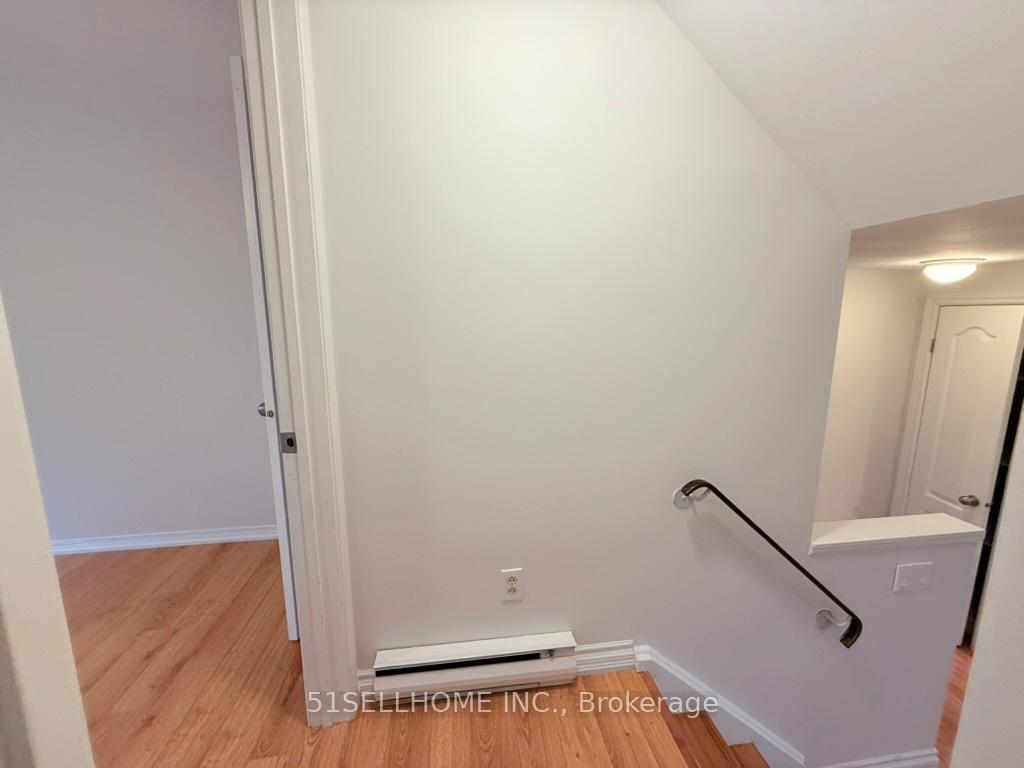 Photo 14 of 2062 Worthington Drive, Oakville, Bronte — HOMEH