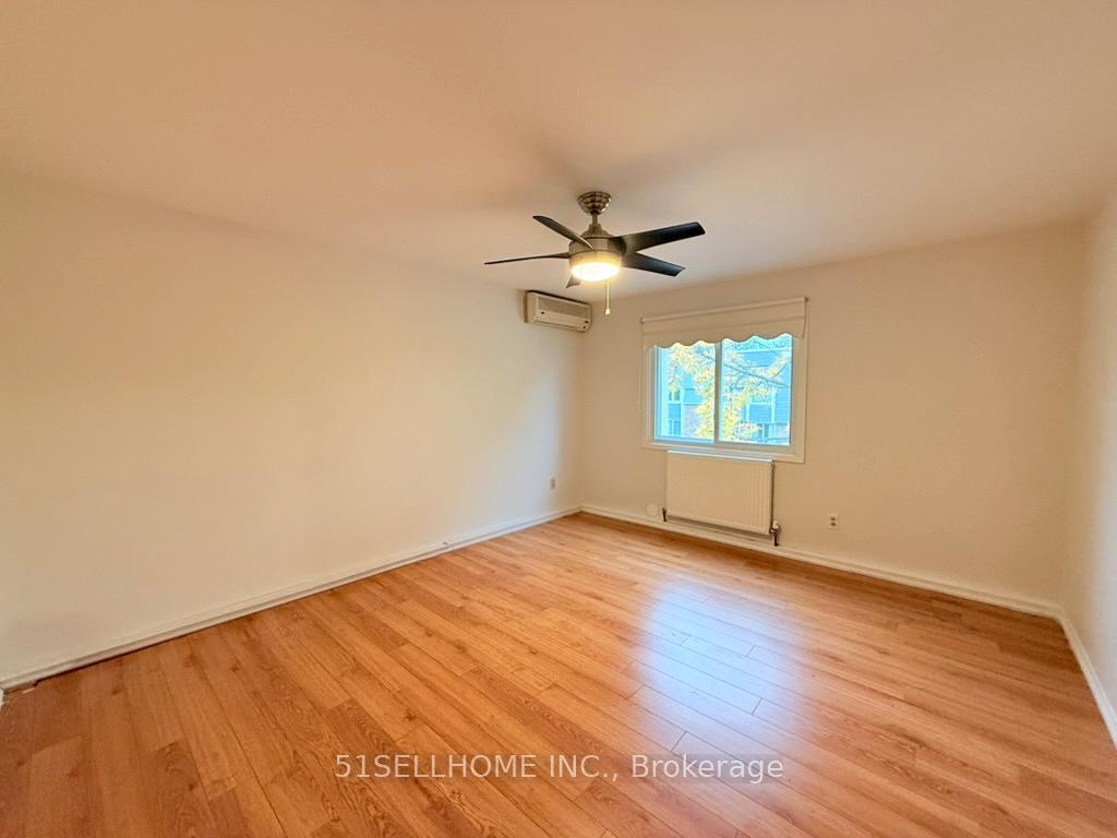 Photo 15 of 2062 Worthington Drive, Oakville, Bronte — HOMEH