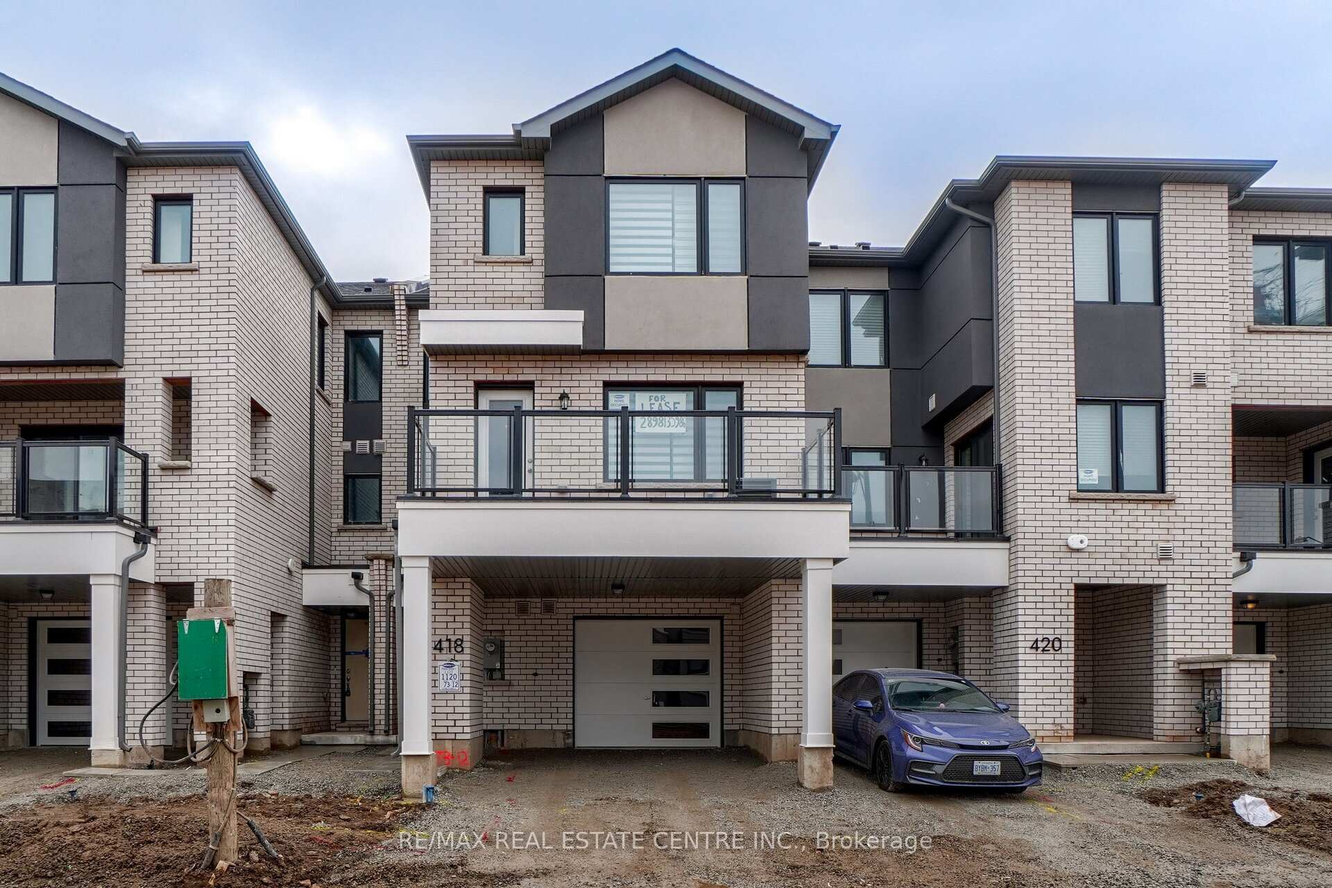 Front of 418 Bellflower Court