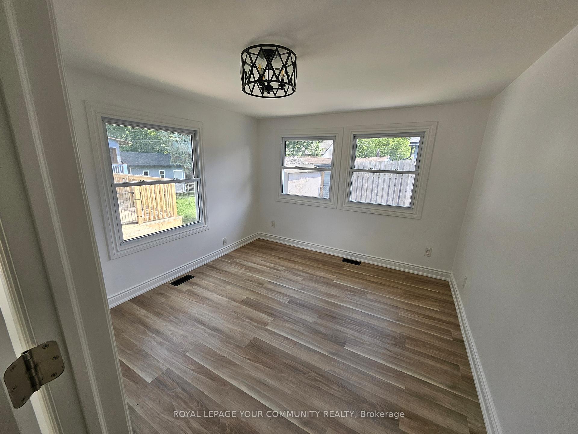 Photo 12 of 39 Eastern Avenue, New Tecumseth, Tottenham — HOMEH