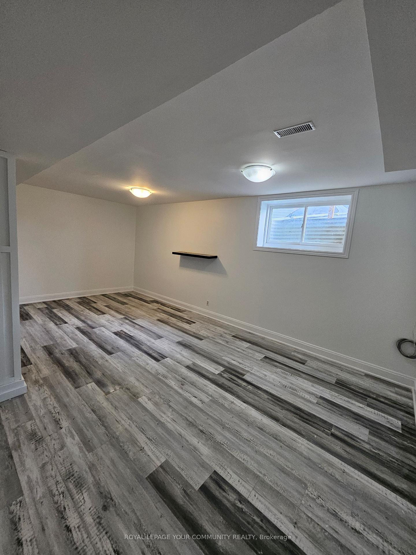 Photo 21 of 39 Eastern Avenue, New Tecumseth, Tottenham — HOMEH
