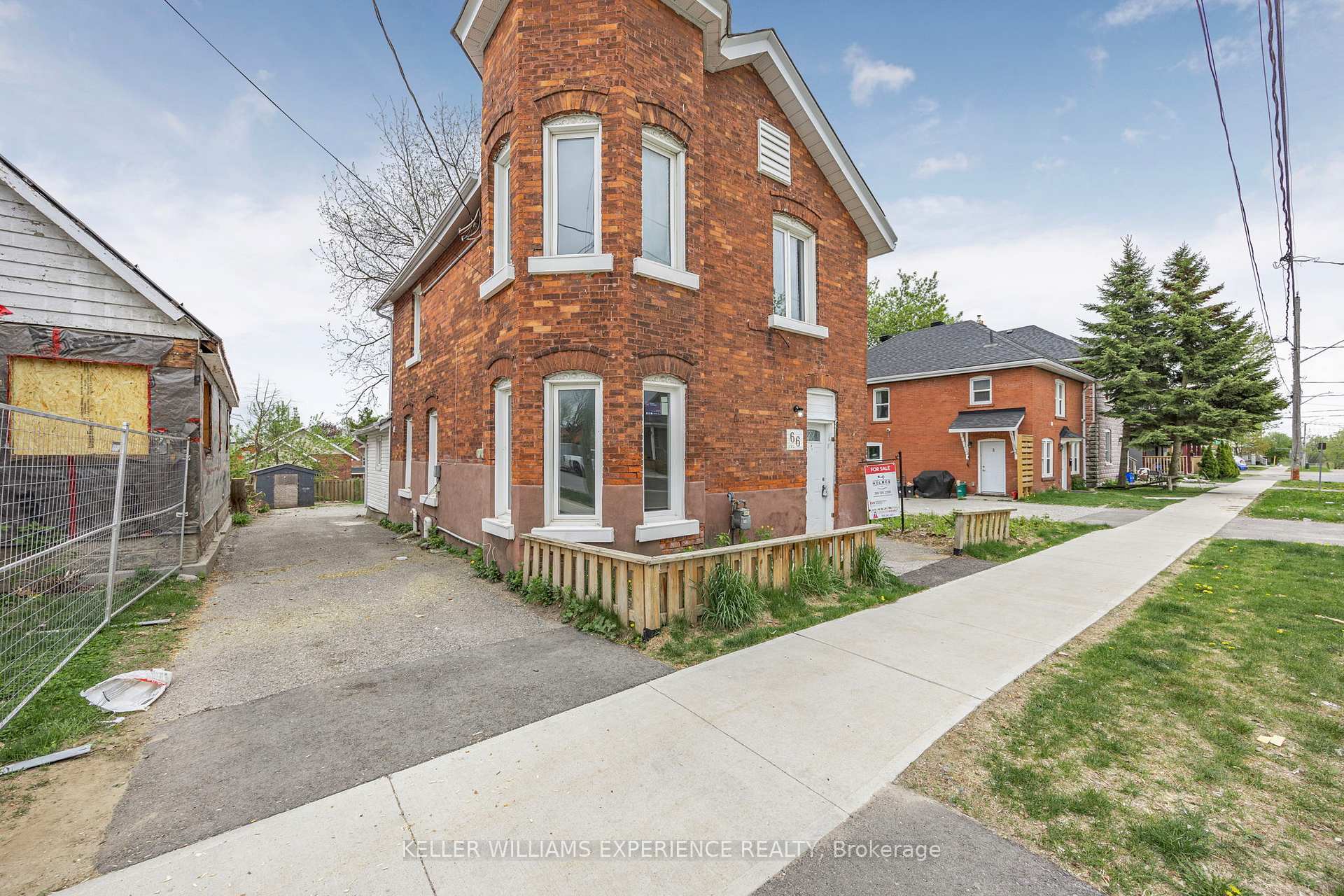 Front of 66 Matchedash Street S