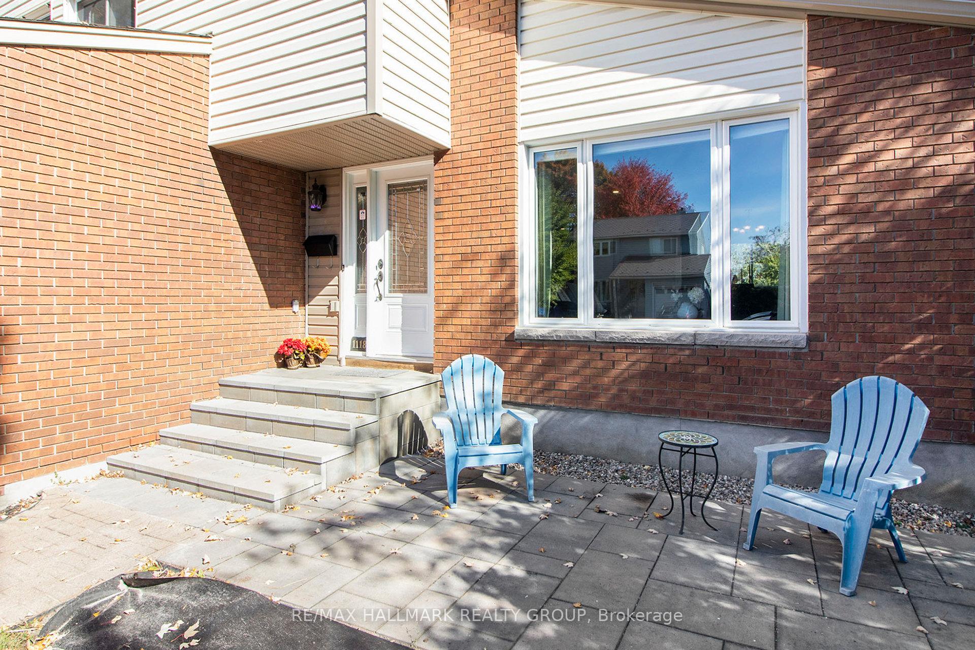 Photo 3 of 1118 Chateau Crescent, Ottawa, Orleans Wood — HOMEH