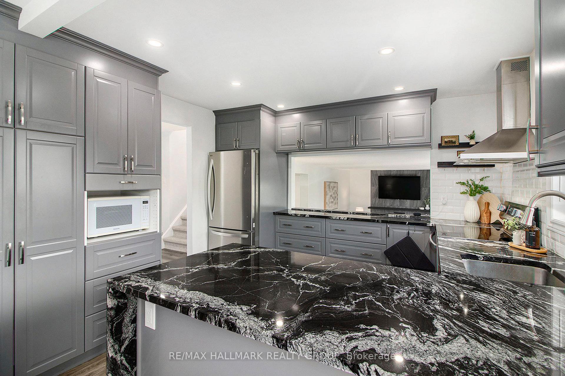 Photo 11 of 1118 Chateau Crescent, Ottawa, Orleans Wood — HOMEH