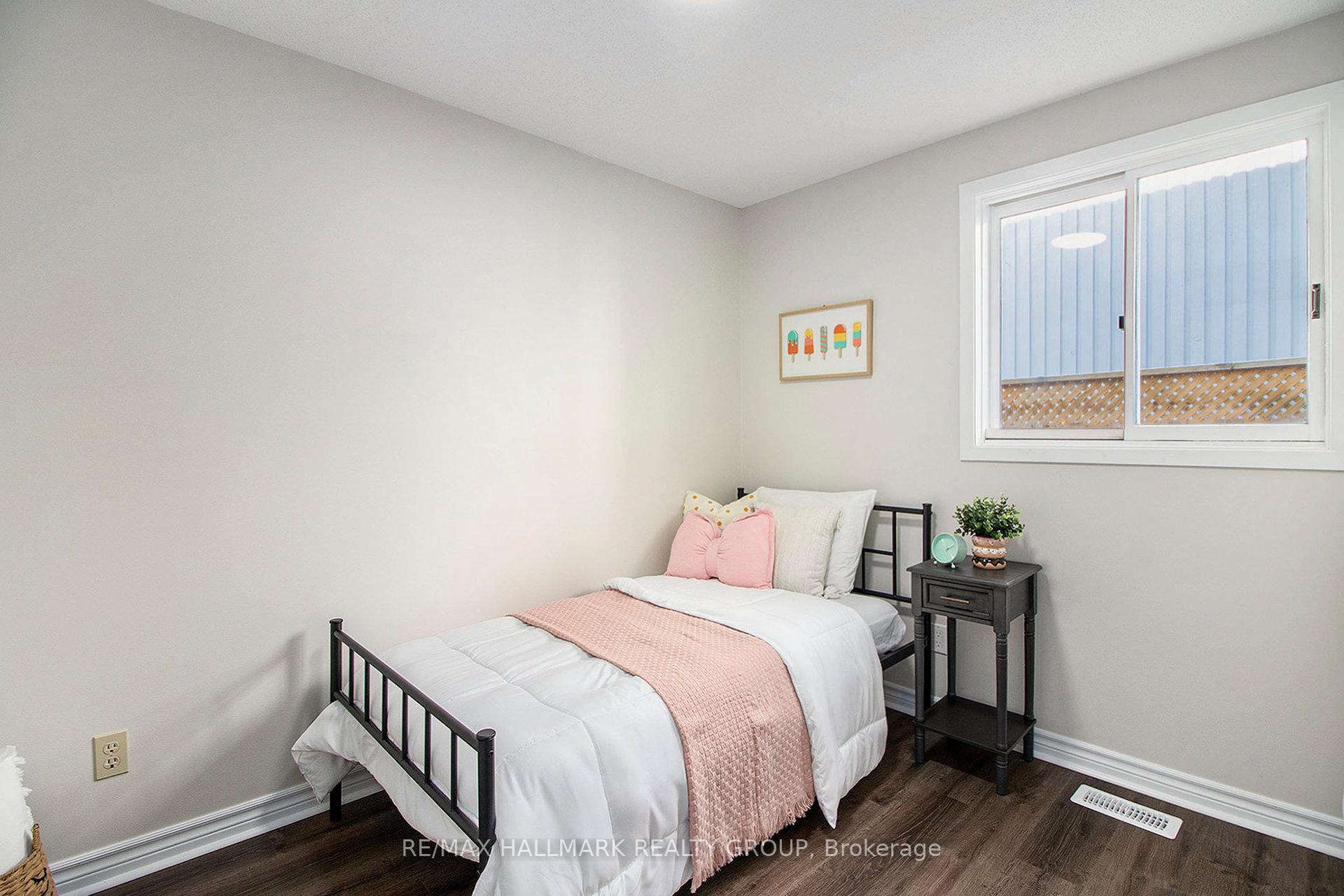 Photo 25 of 1118 Chateau Crescent, Ottawa, Orleans Wood — HOMEH