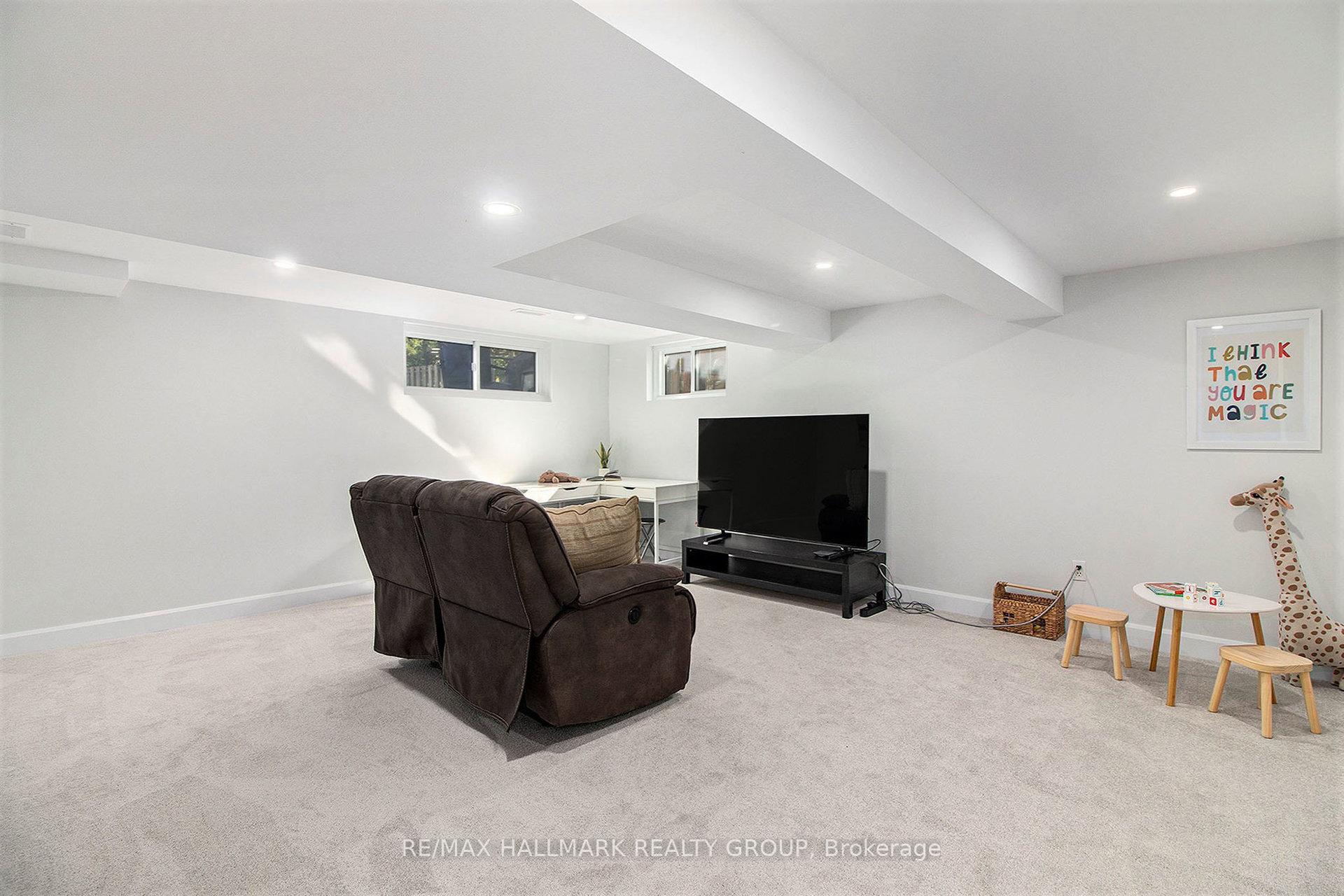 Photo 27 of 1118 Chateau Crescent, Ottawa, Orleans Wood — HOMEH