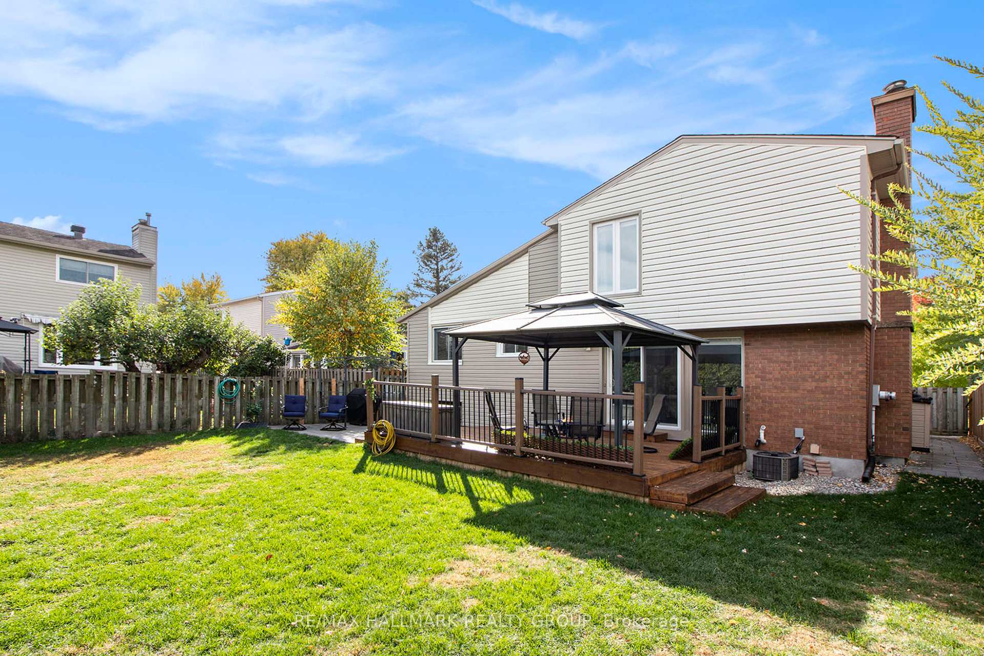Photo 31 of 1118 Chateau Crescent, Ottawa, Orleans Wood — HOMEH
