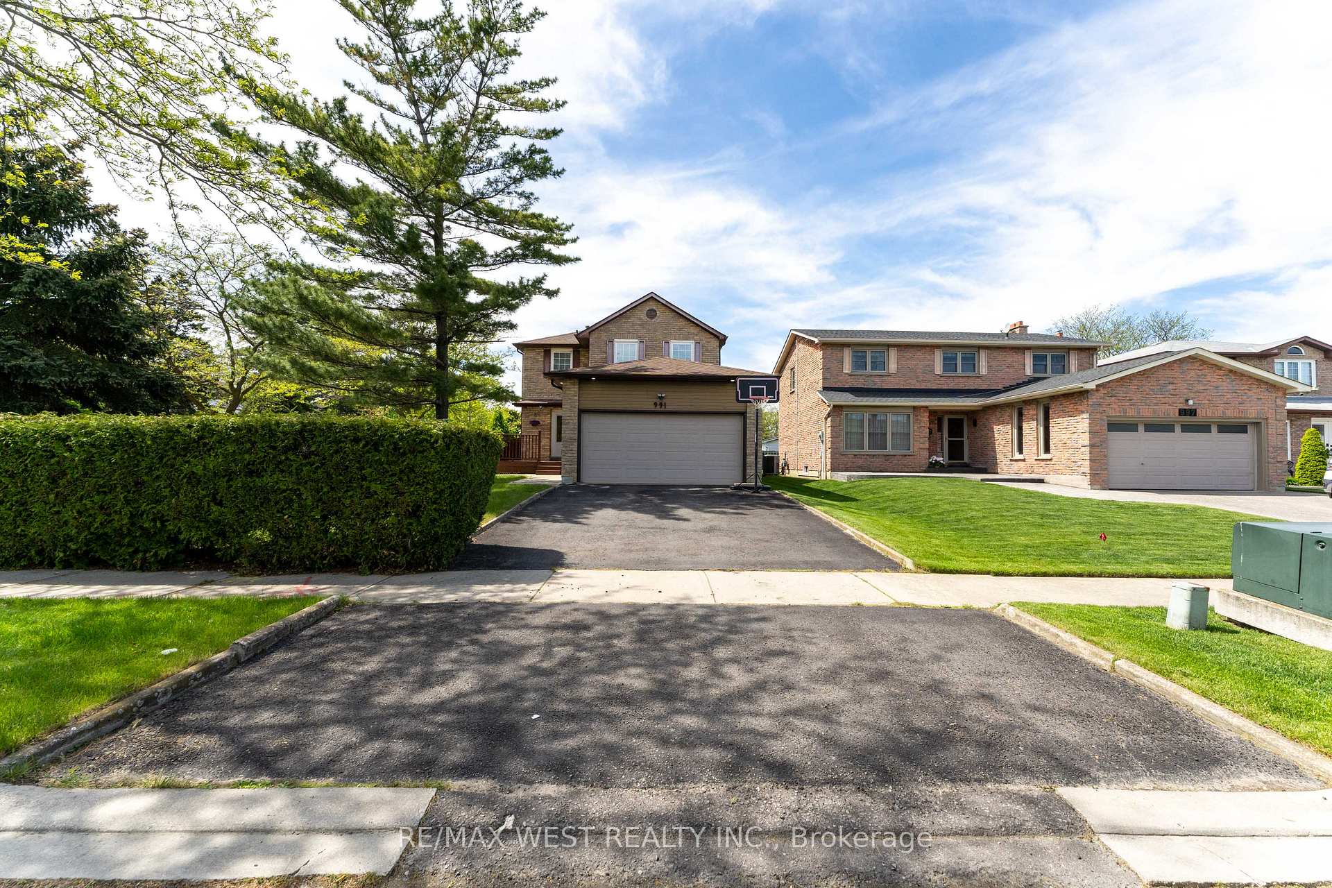 Front of 991 Mannington Lane