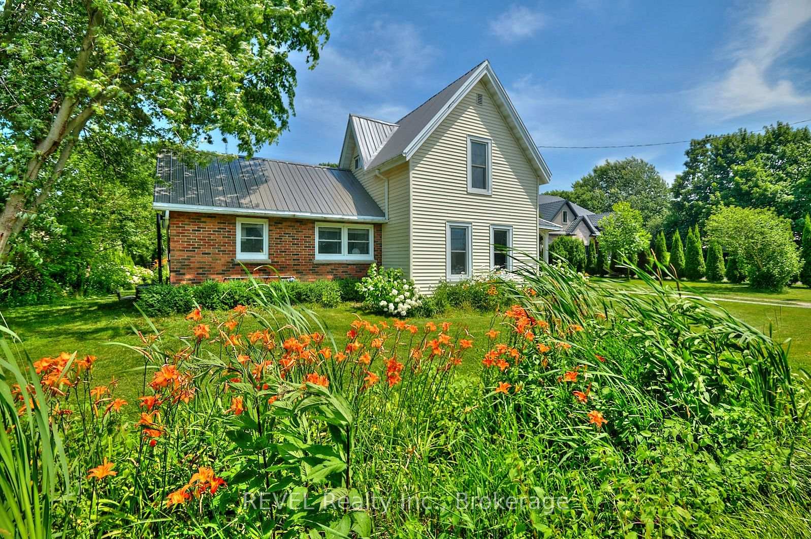 Photo 4 of 1819 Balfour Street, Pelham, North Pelham — HOMEH