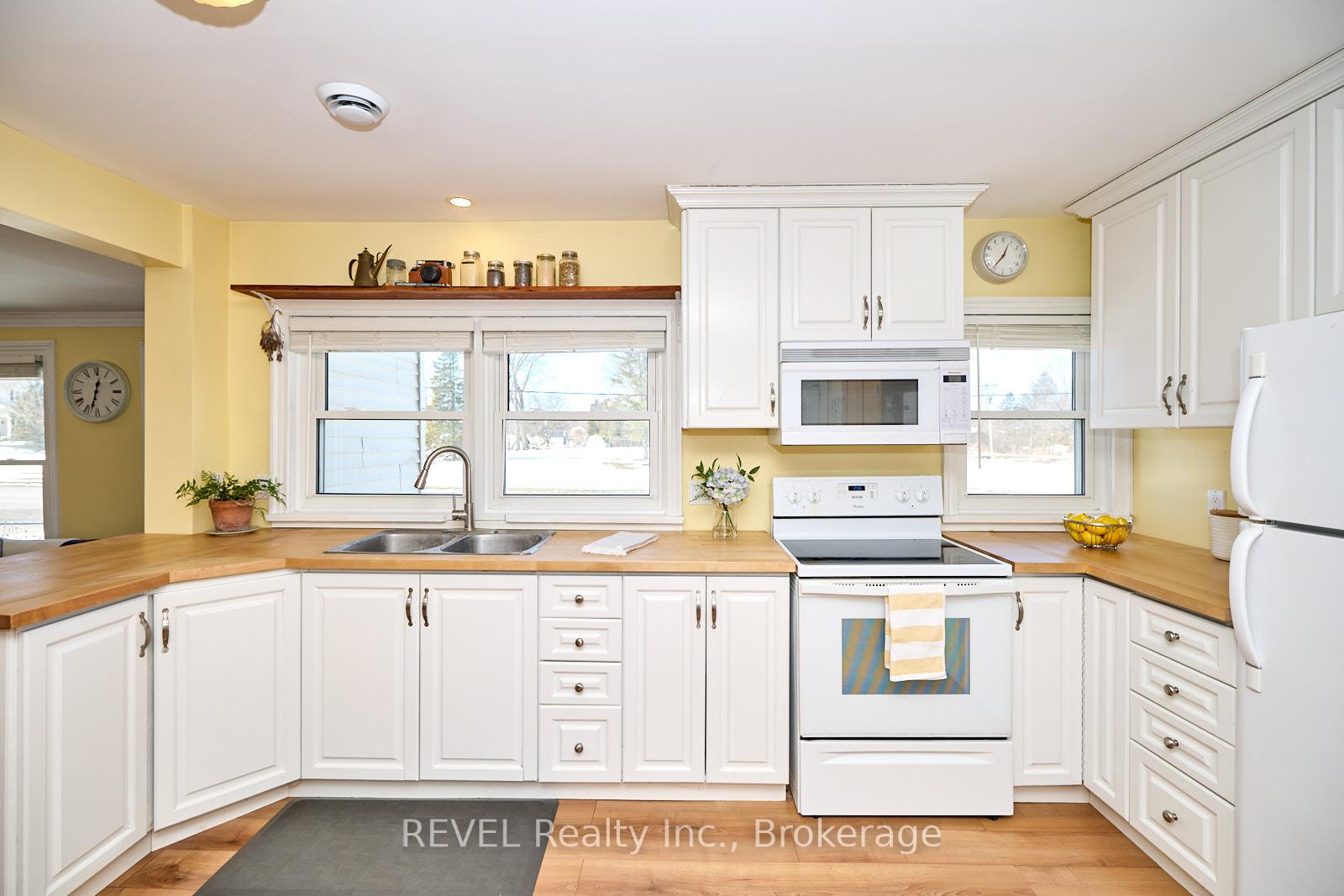 Photo 16 of 1819 Balfour Street, Pelham, North Pelham — HOMEH
