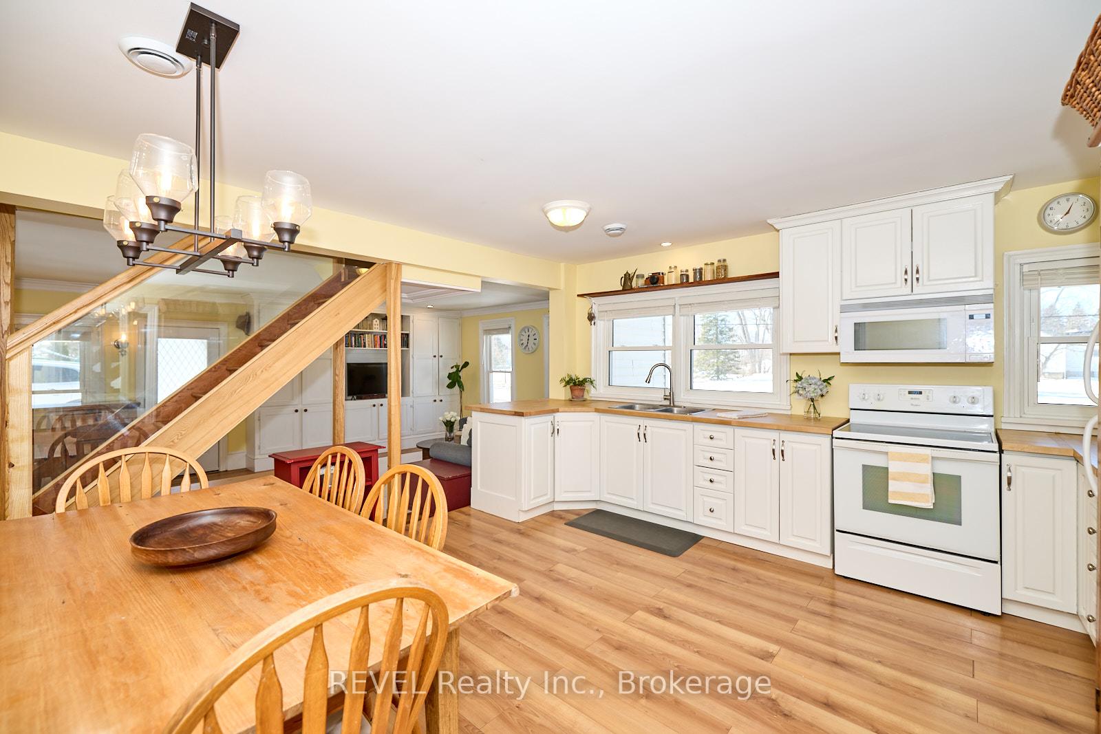 Photo 18 of 1819 Balfour Street, Pelham, North Pelham — HOMEH