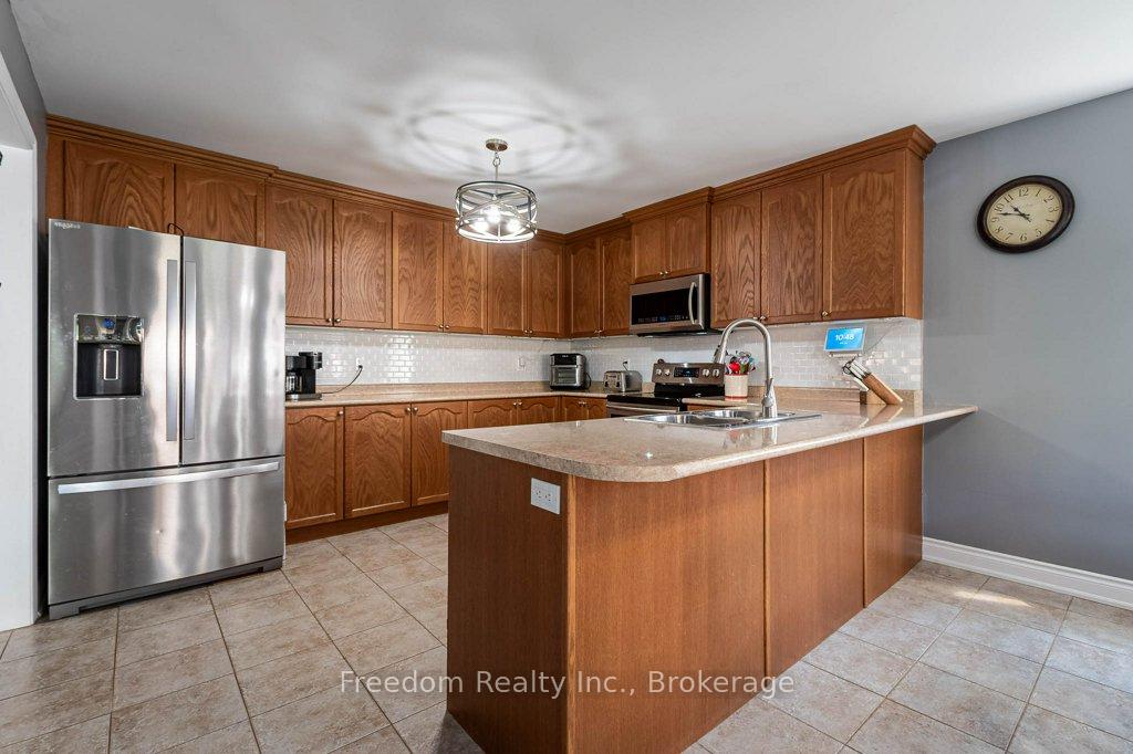 Photo 12 of 3072 Emperor Drive, Orillia — HOMEH