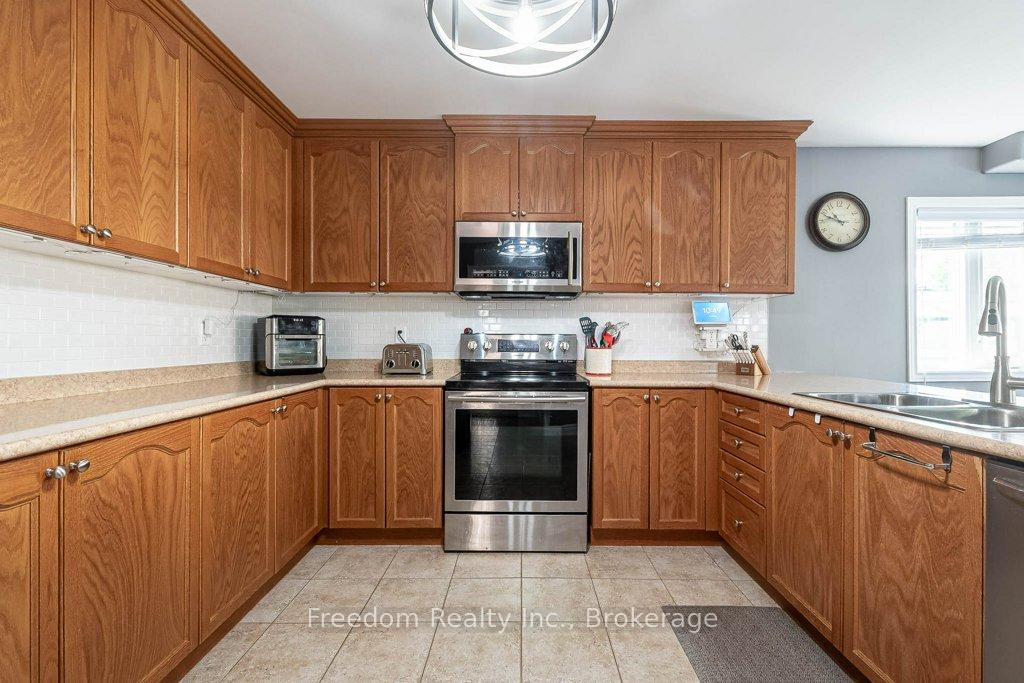 Photo 14 of 3072 Emperor Drive, Orillia — HOMEH
