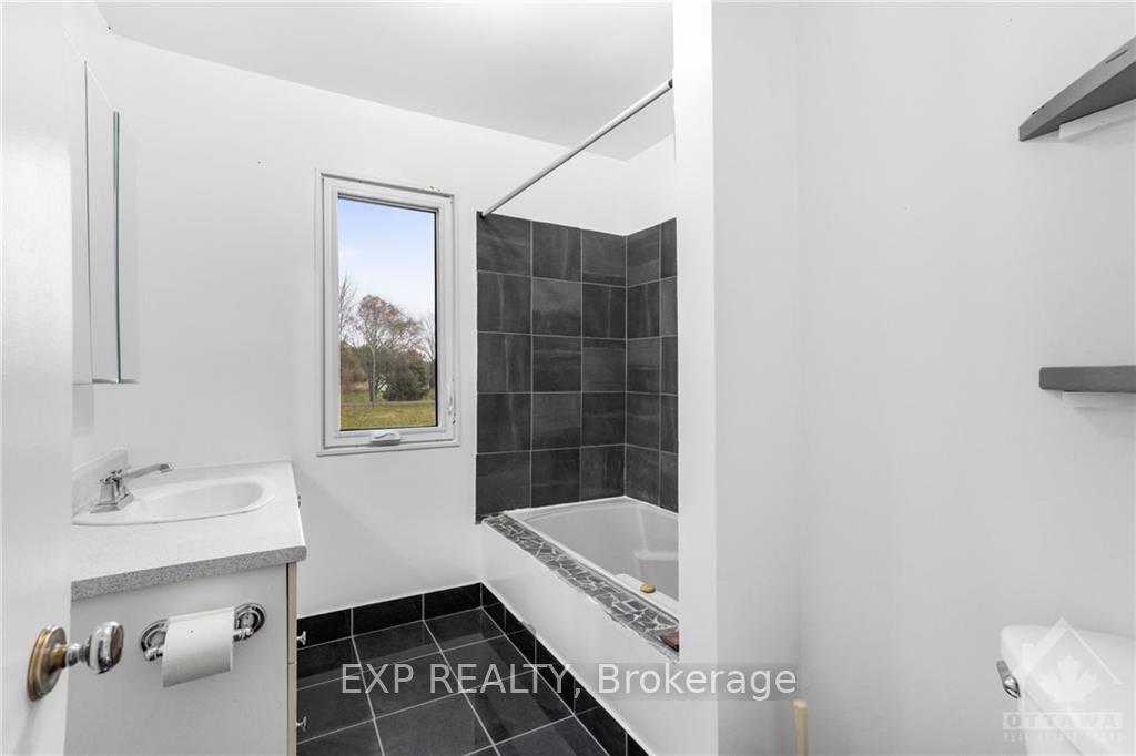 Photo 16 of 21944 Main Street, North Glengarry, North Glengarry (Lochiel) Twp — HOMEH