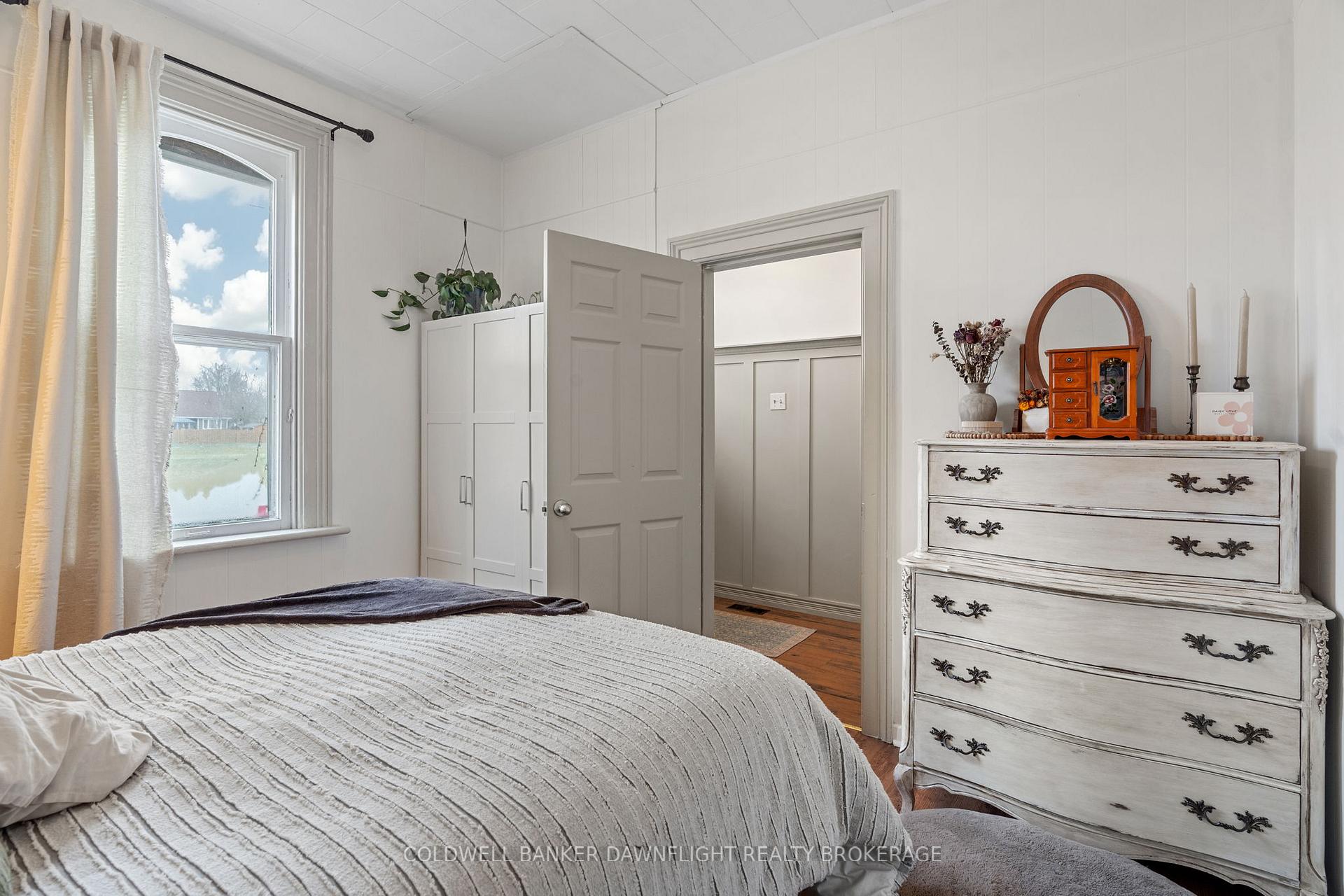 Photo 7 of 133 King Street, North Middlesex, Parkhill — HOMEH