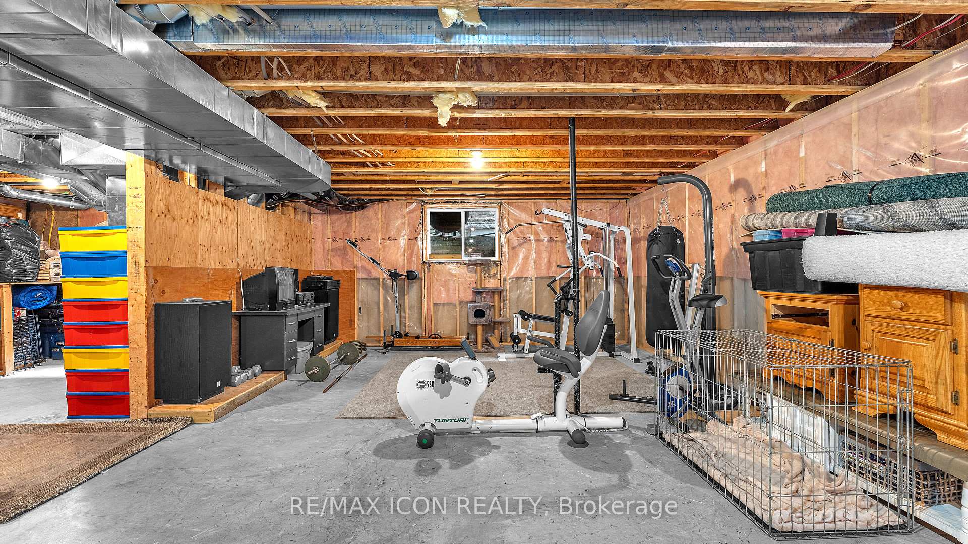 Photo 30 of 17 Hamilton Street E, North Middlesex, Alisa Craig — HOMEH