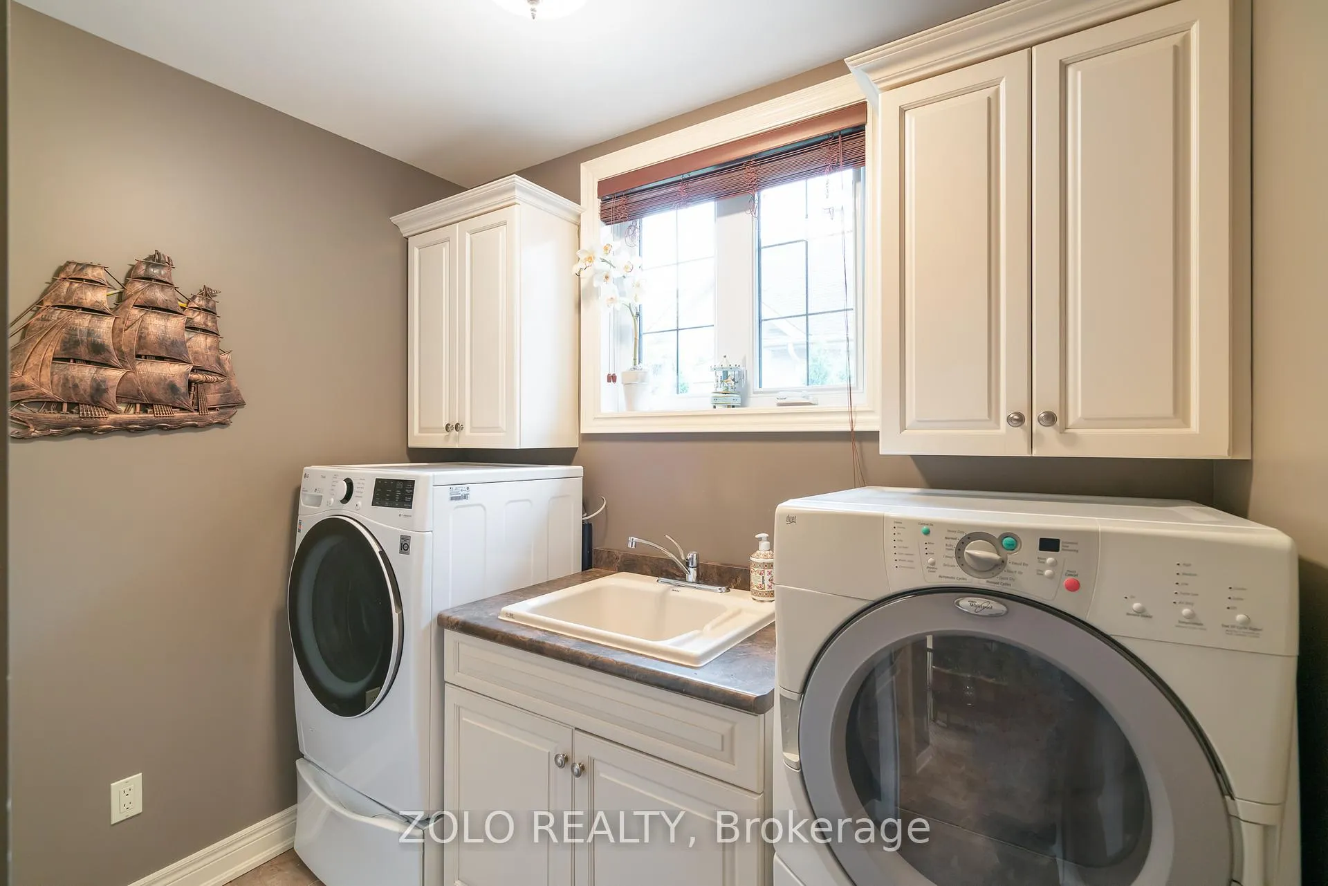 Photo 12 of 4658 Lyons Parkway, Niagara Falls, Lyons Creek — HOMEH