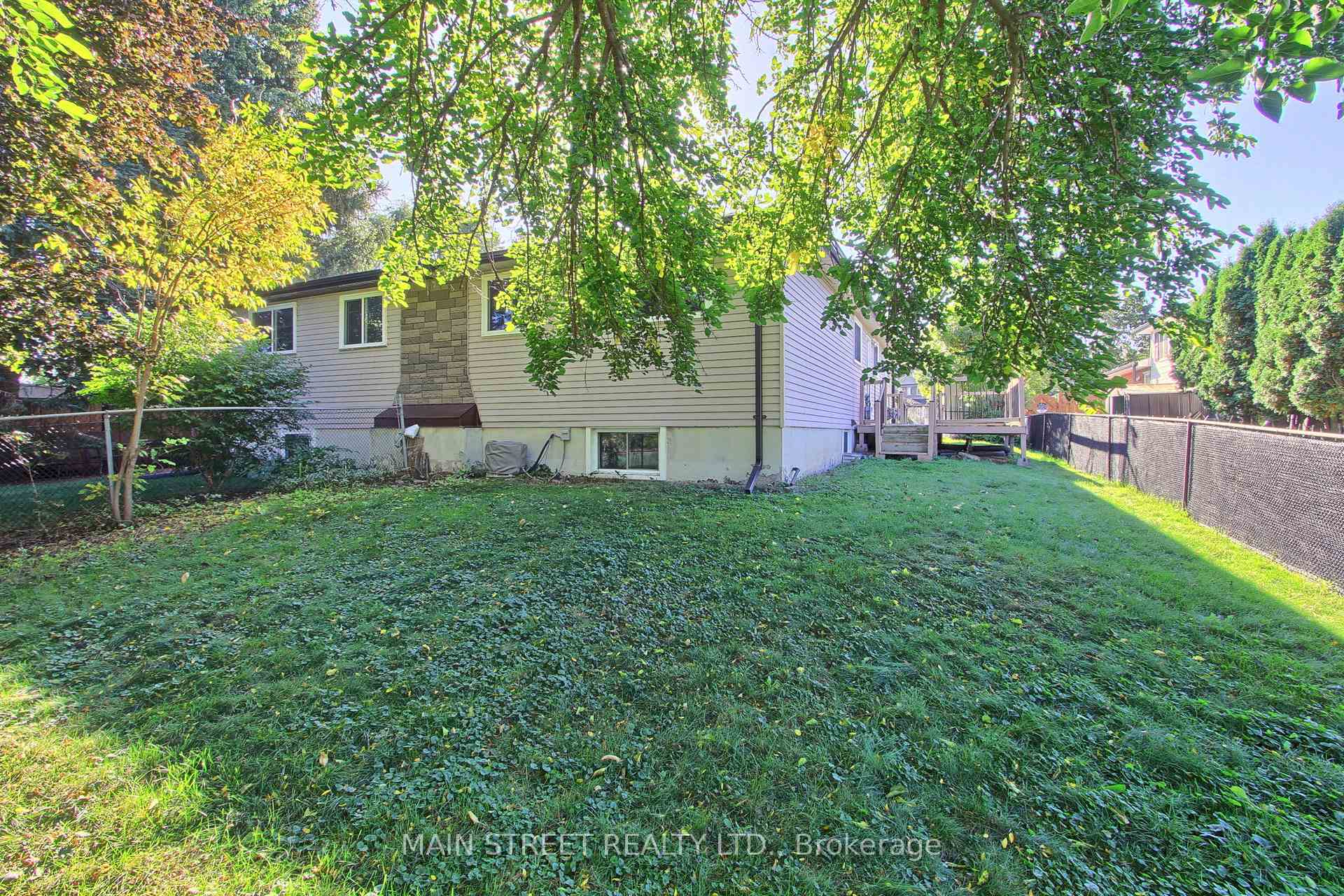 Photo 16 of 38 Smyth Crescent, New Tecumseth, Beeton — HOMEH
