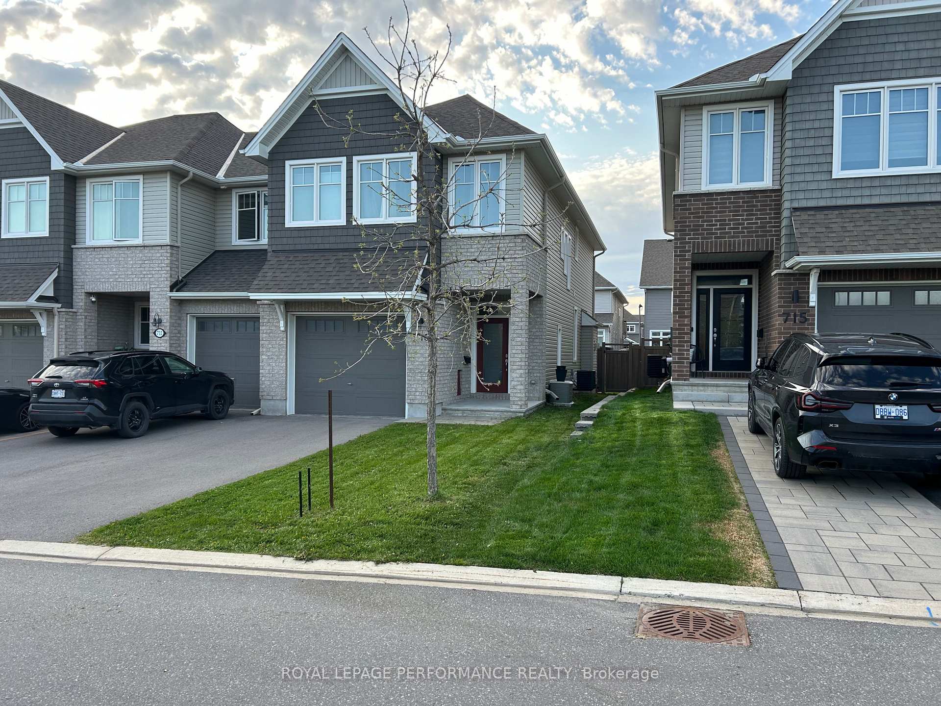 Photo 1 of 713 Cap Diamant Way, Ottawa, Camelot — HOMEH