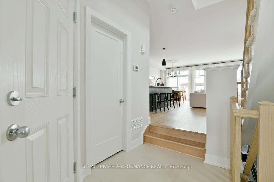 Photo 4 of 713 Cap Diamant Way, Ottawa, Camelot — HOMEH