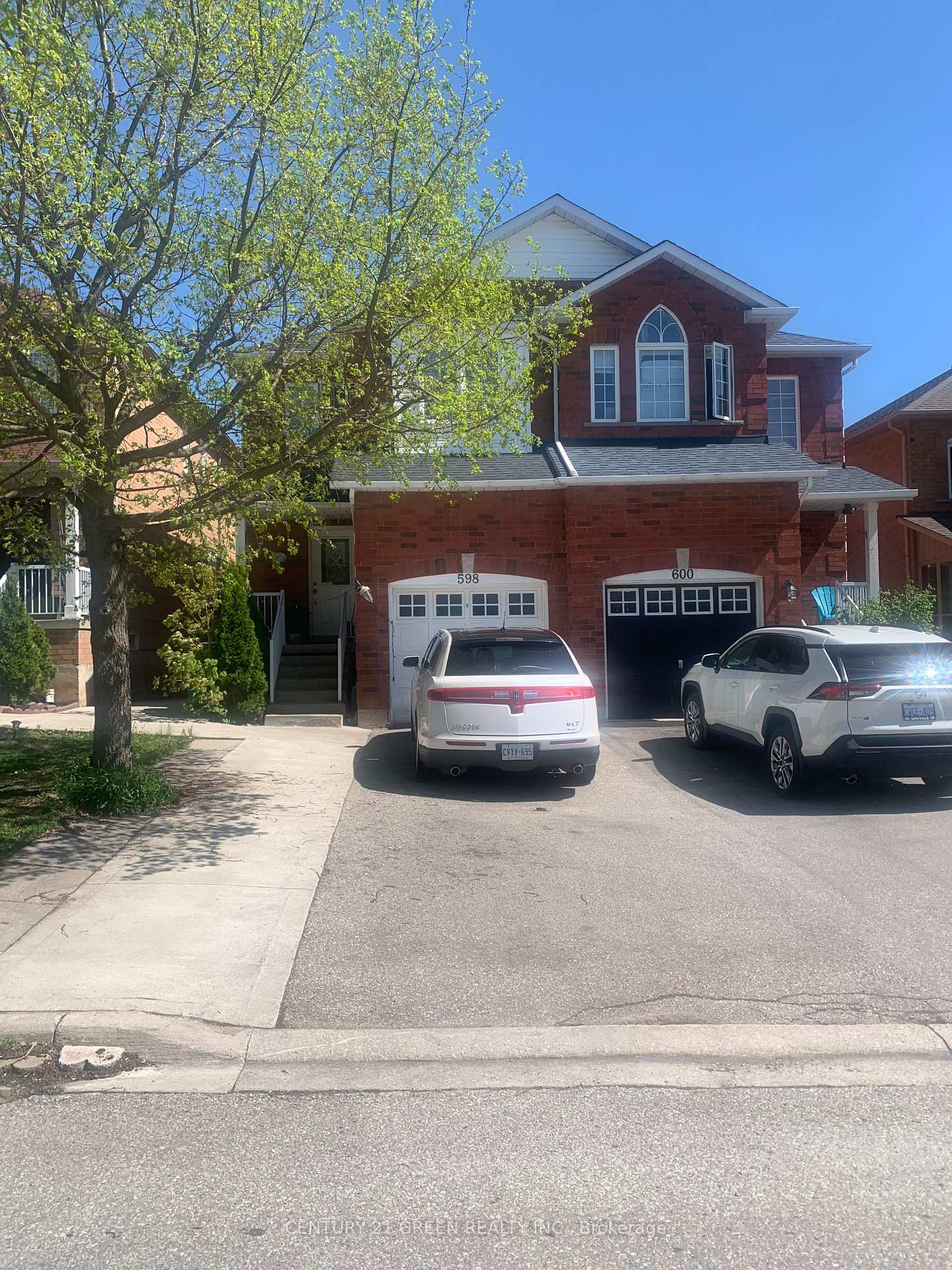 Front of Unit (Upper), 598 Dolly Bird Lane