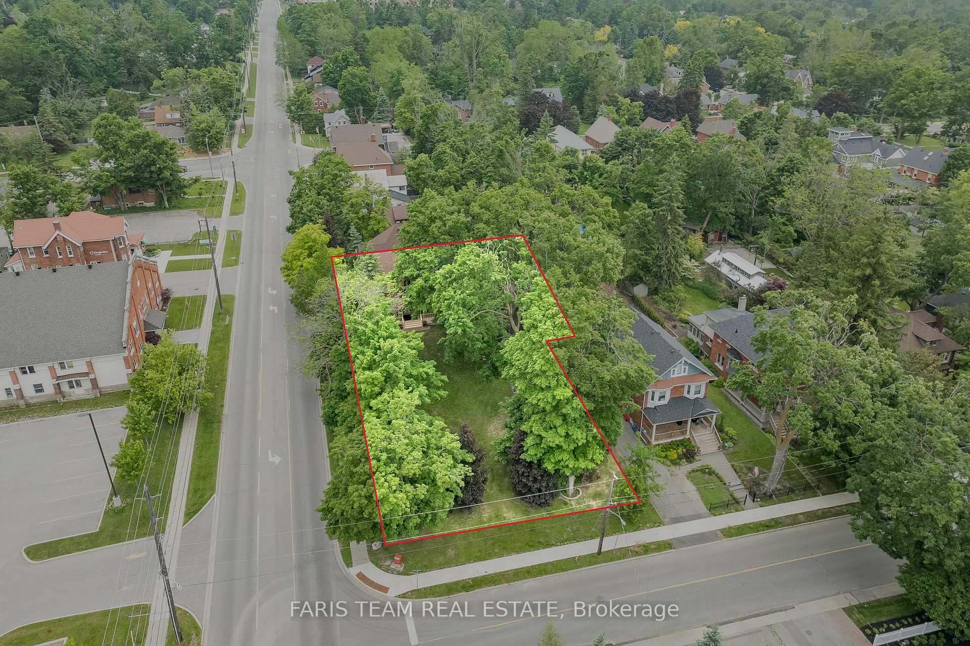 Photo 2 of 136 West Street N, Orillia — HOMEH