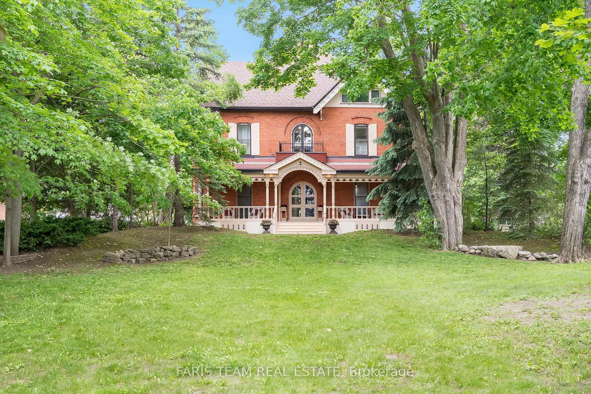 Photo 3 of 136 West Street N, Orillia — HOMEH