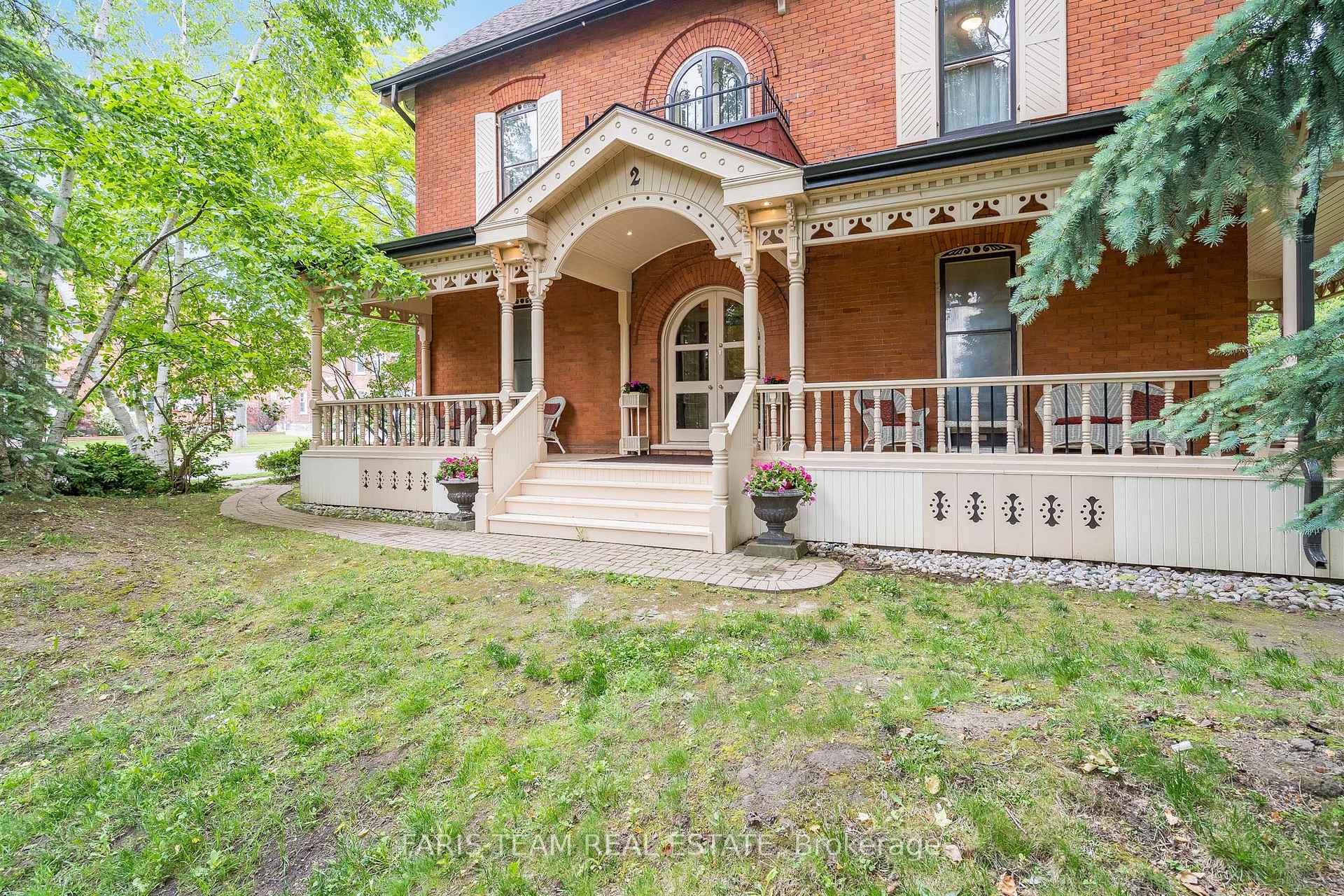 Photo 4 of 136 West Street N, Orillia — HOMEH