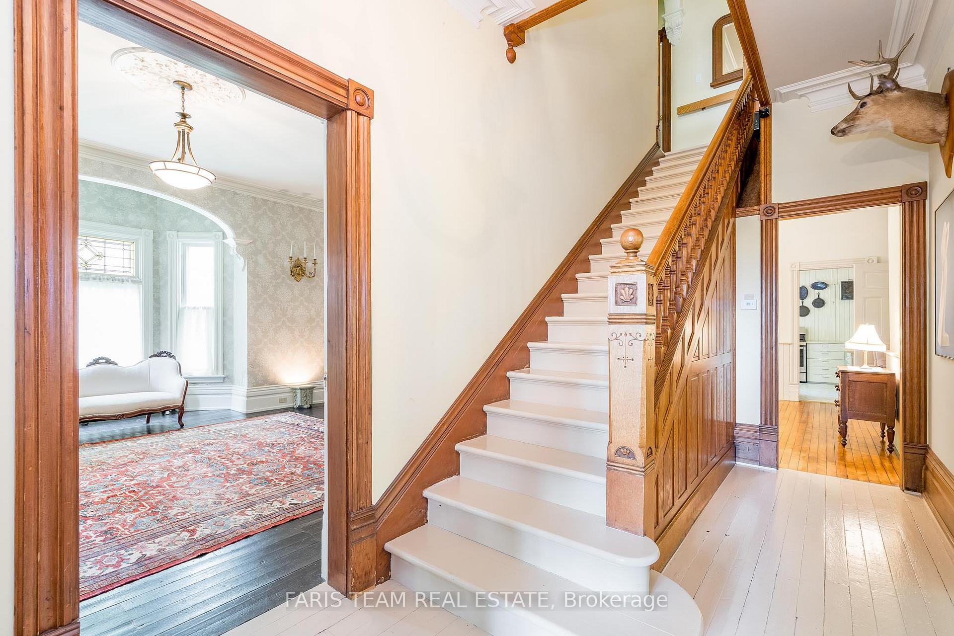 Photo 5 of 136 West Street N, Orillia — HOMEH