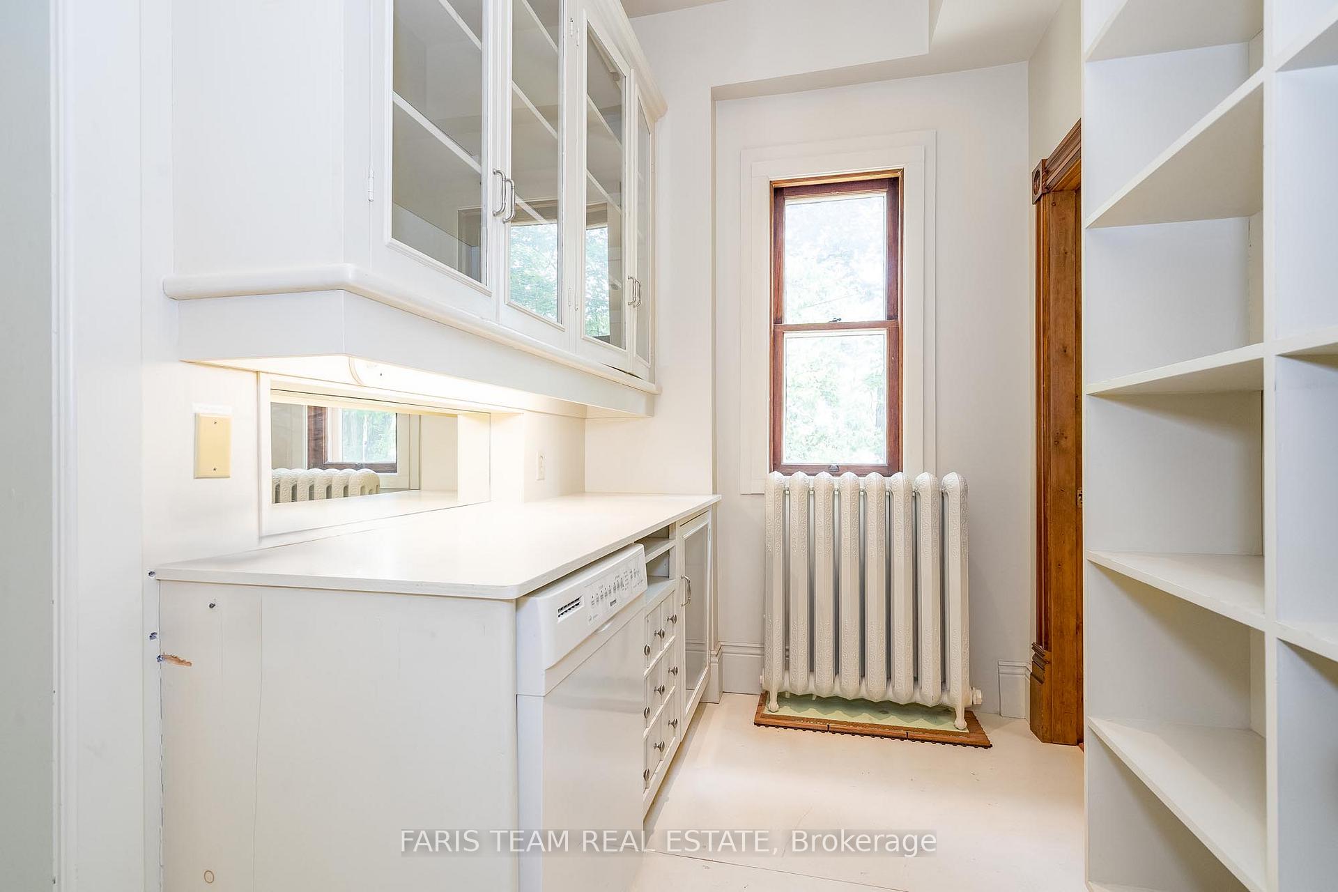 Photo 9 of 136 West Street N, Orillia — HOMEH