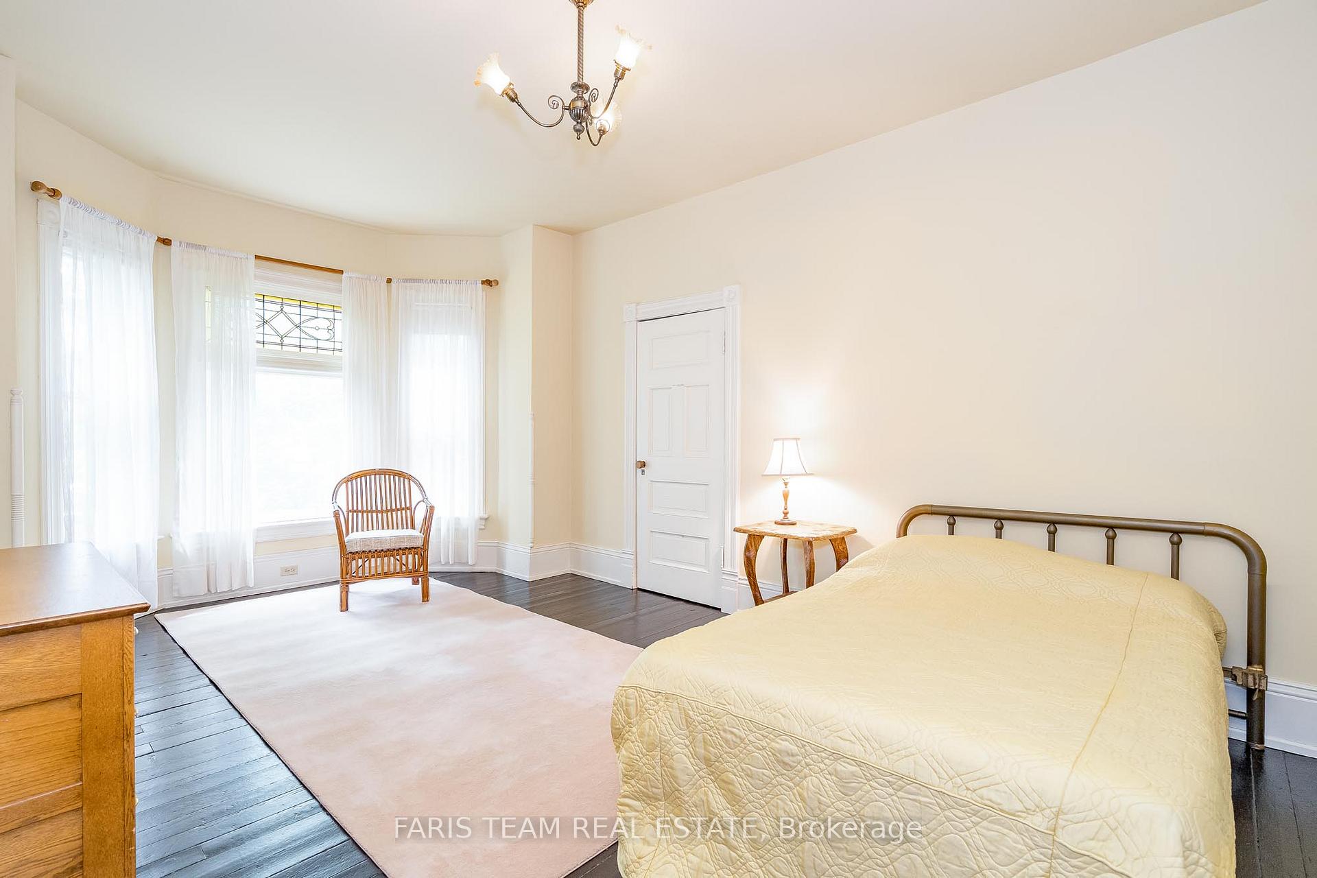 Photo 26 of 136 West Street N, Orillia — HOMEH