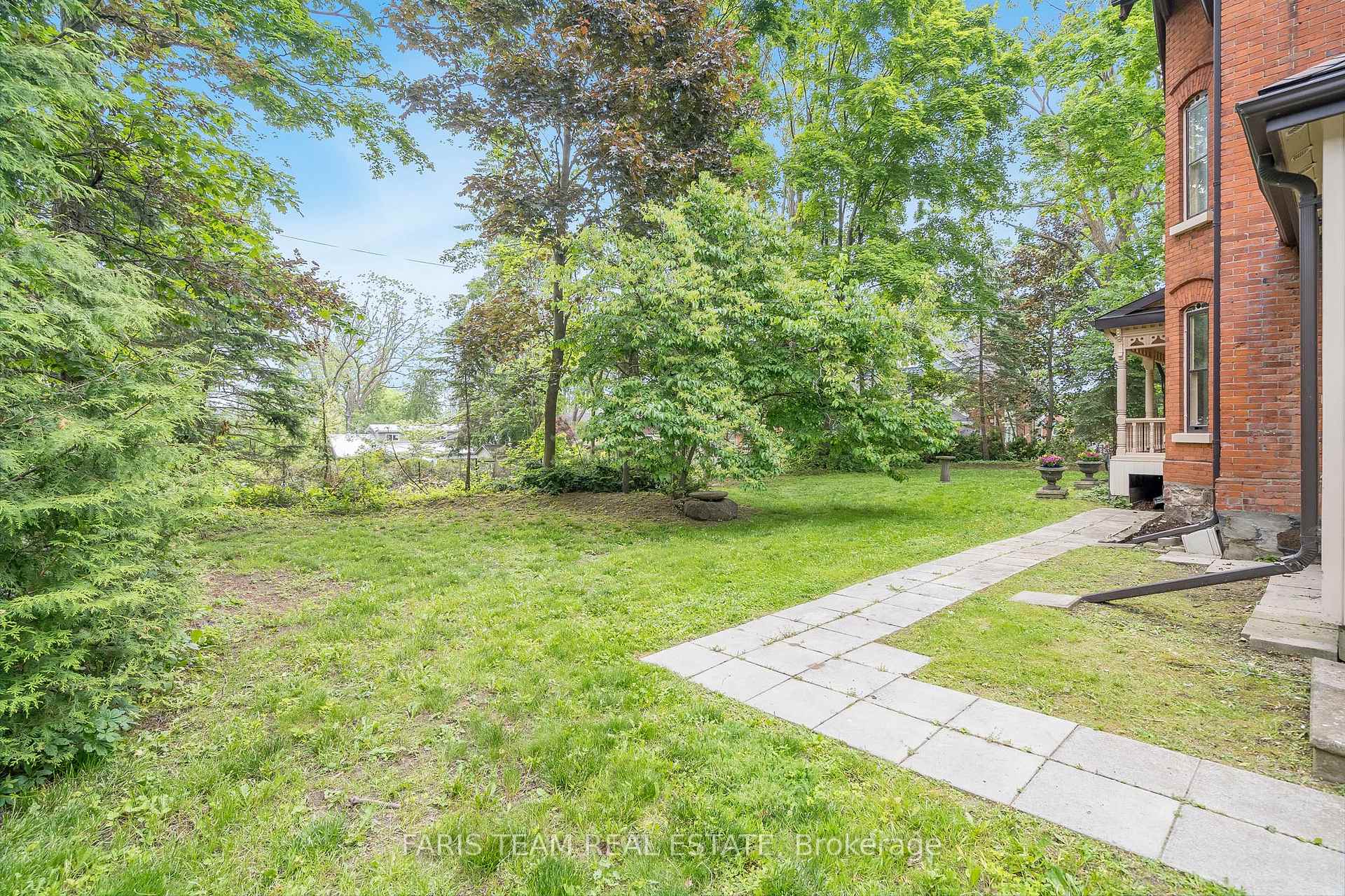 Photo 37 of 136 West Street N, Orillia — HOMEH