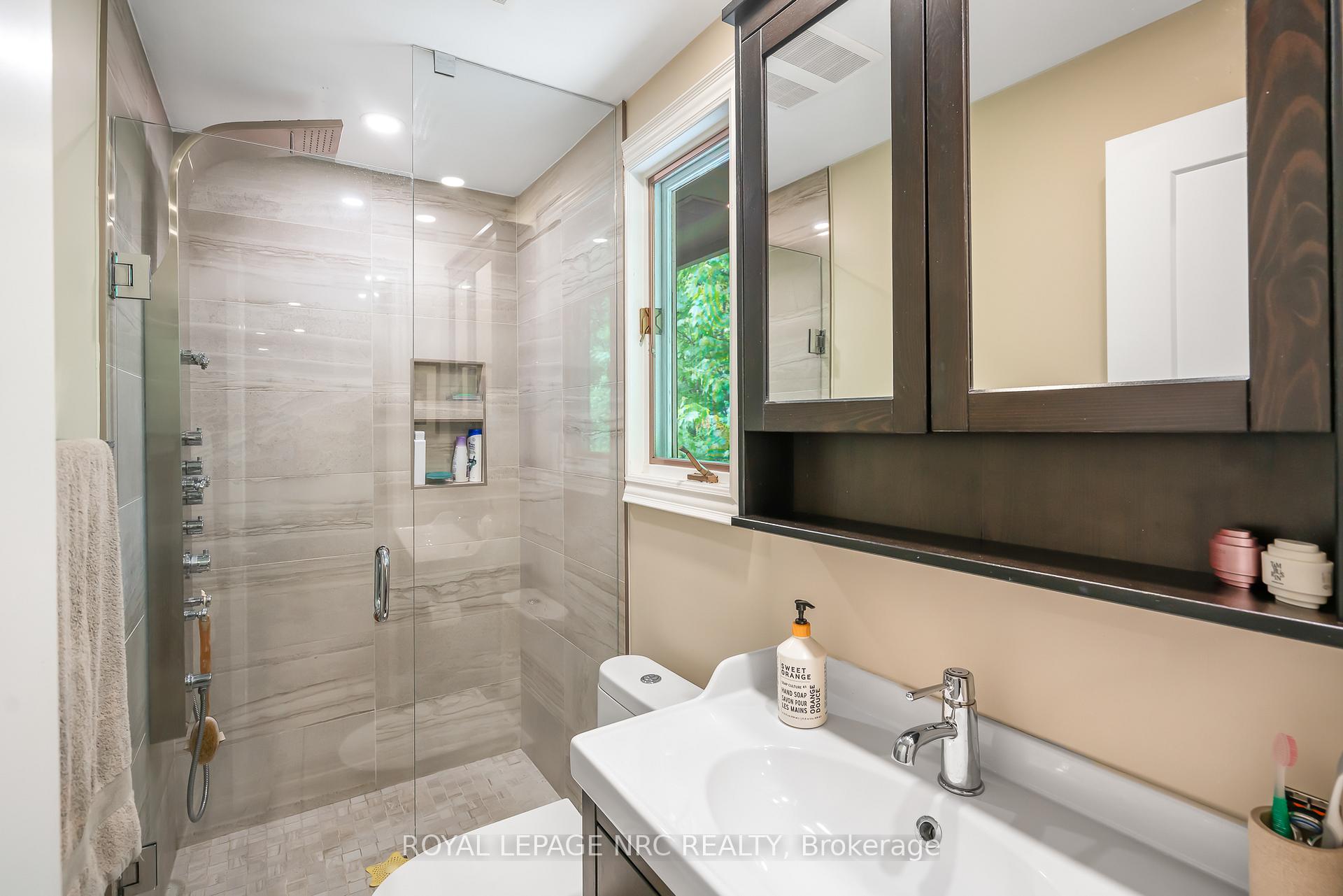 Photo 15 of 26 Cherry Avenue, Pelham, Fonthill — HOMEH