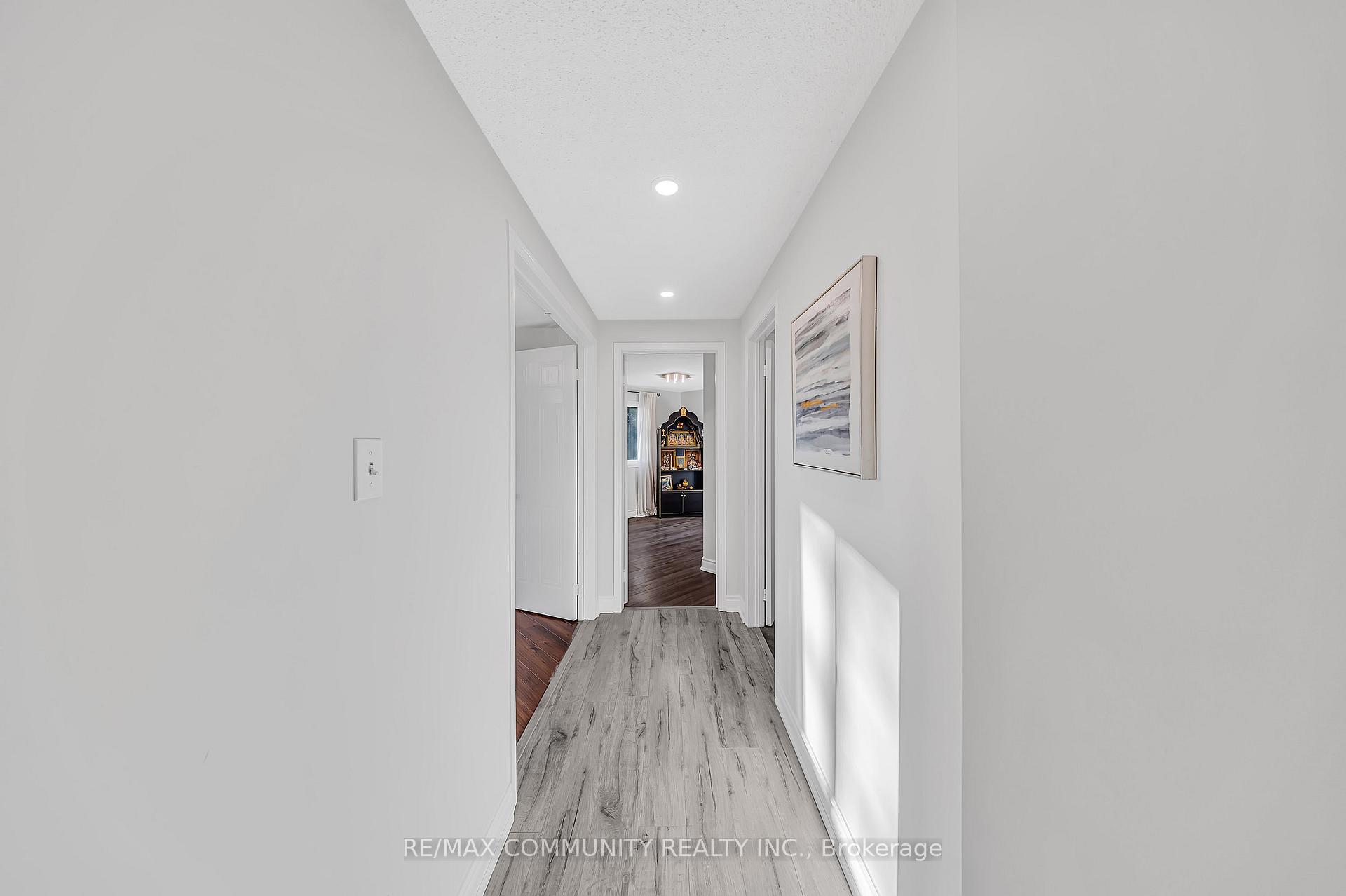 Photo 3 of 1955 Dalhousie Crescent, Oshawa, Samac — HOMEH