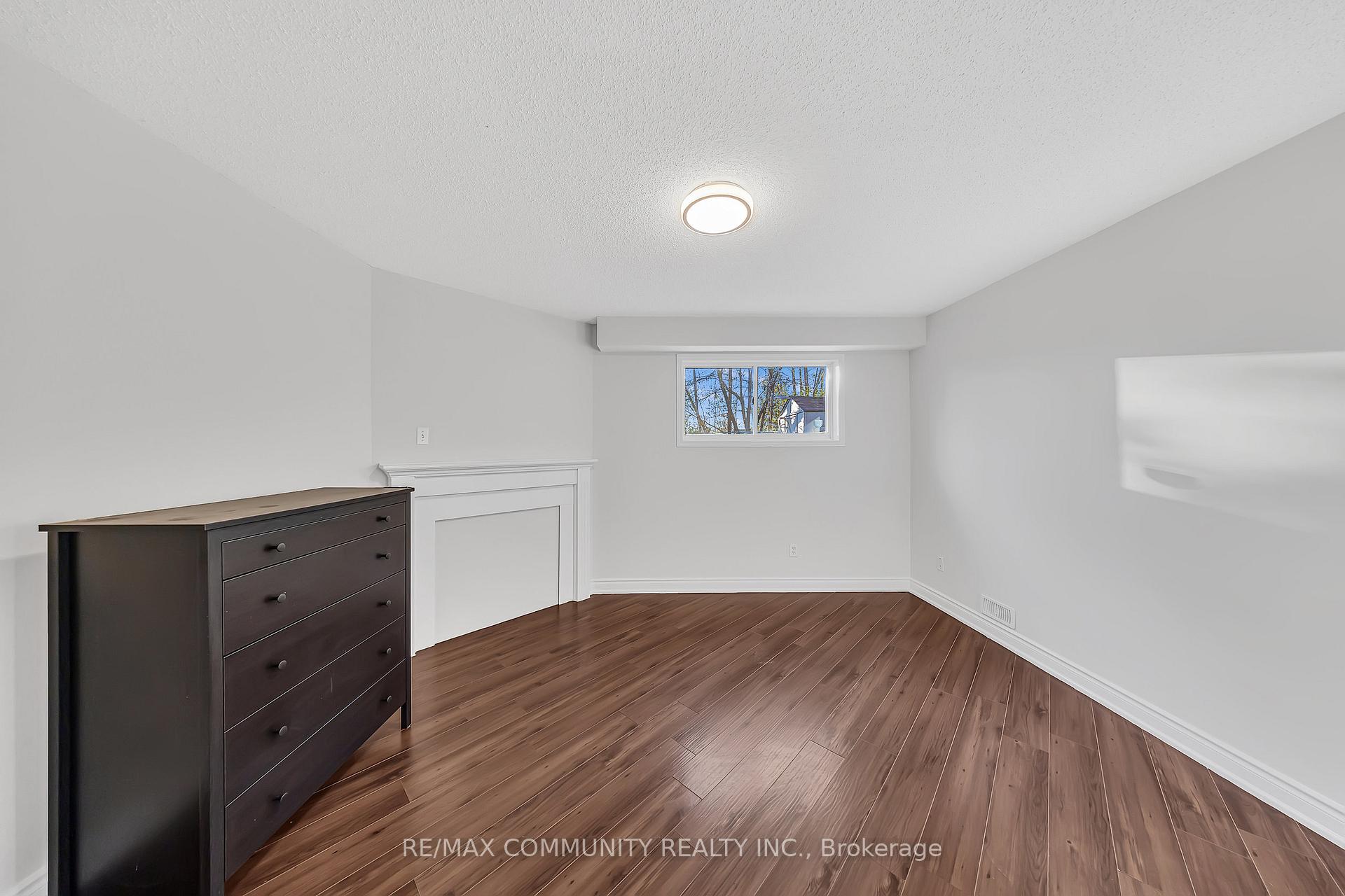 Photo 7 of 1955 Dalhousie Crescent, Oshawa, Samac — HOMEH