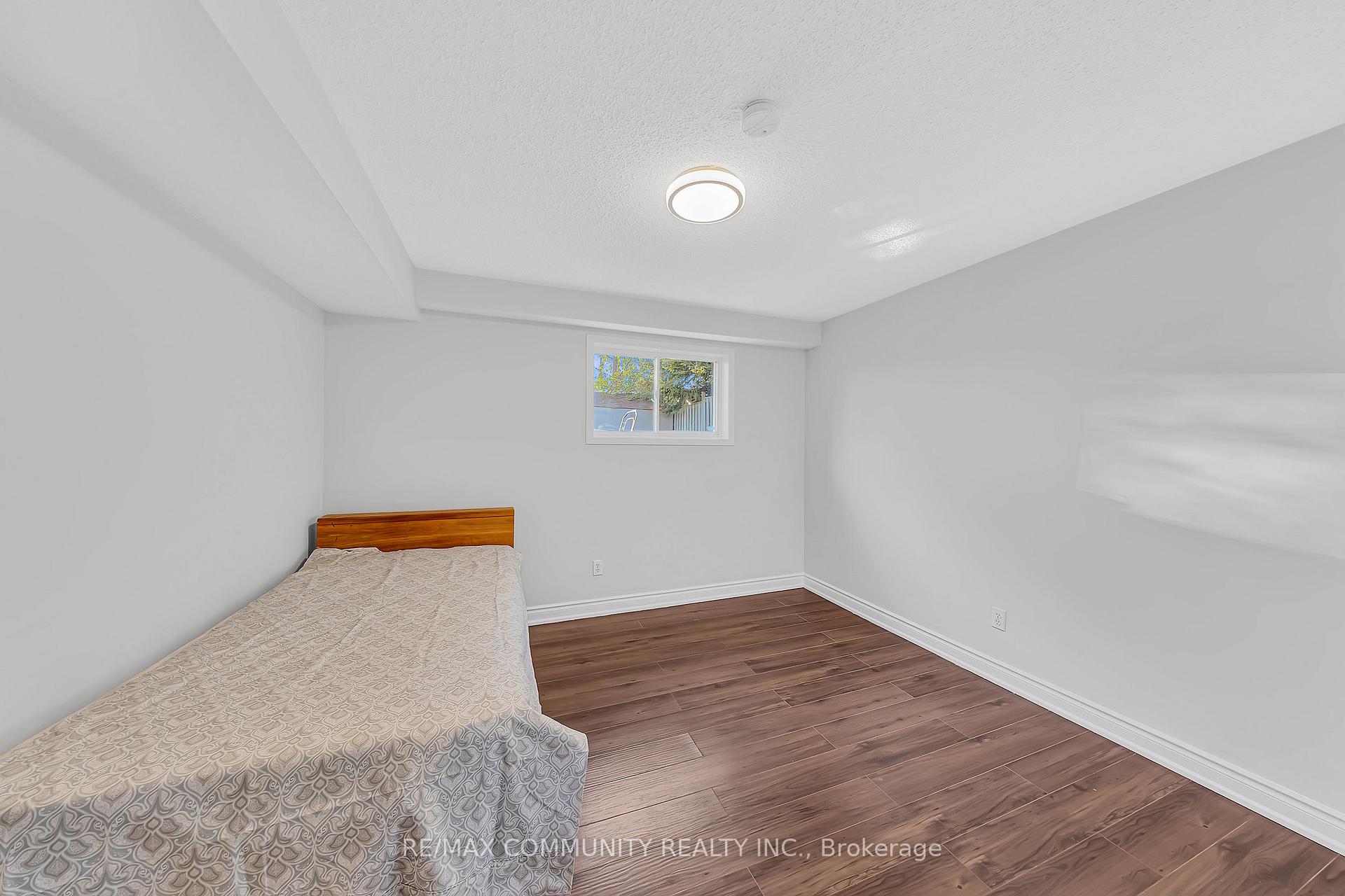 Photo 9 of 1955 Dalhousie Crescent, Oshawa, Samac — HOMEH