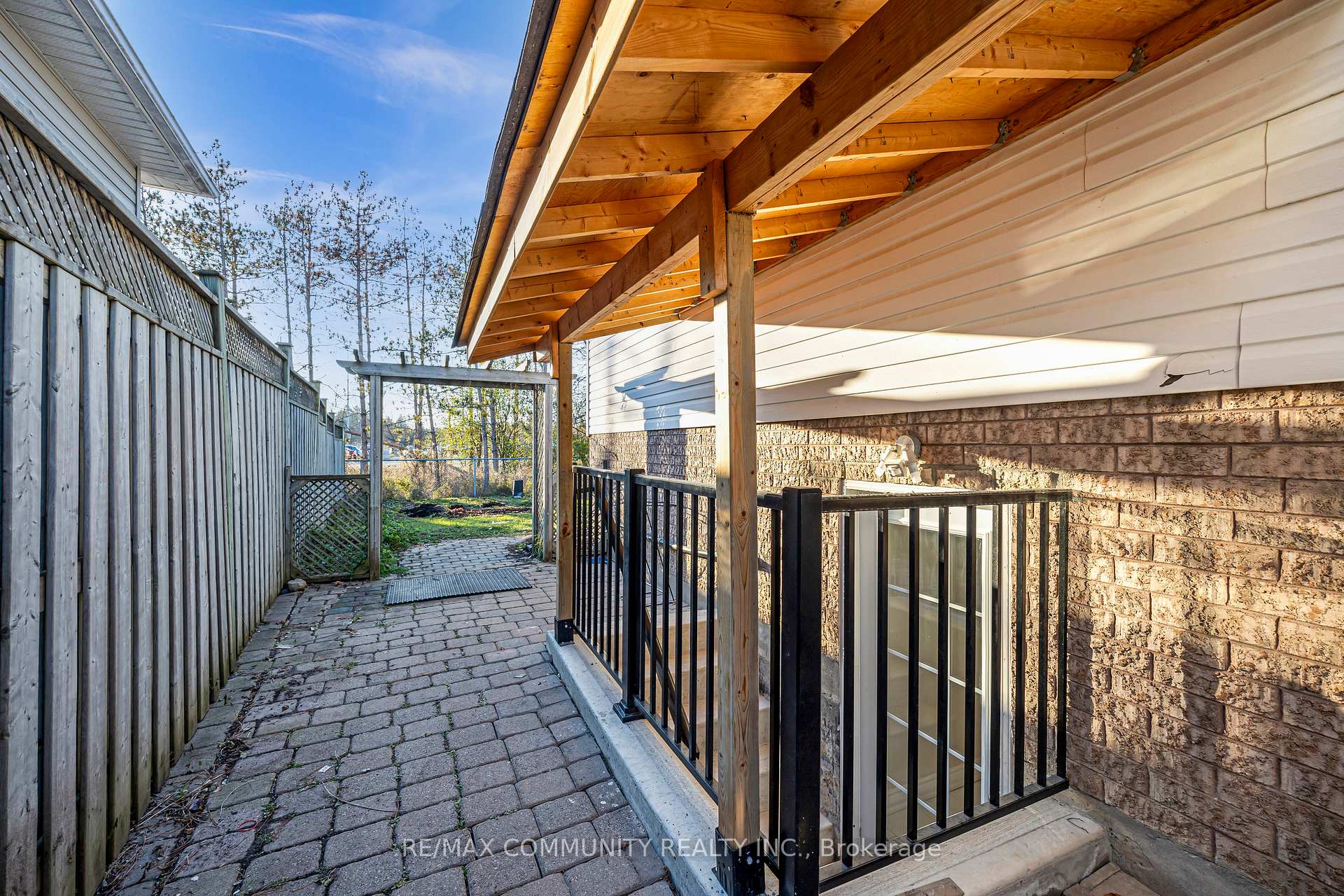 Photo 17 of 1955 Dalhousie Crescent, Oshawa, Samac — HOMEH