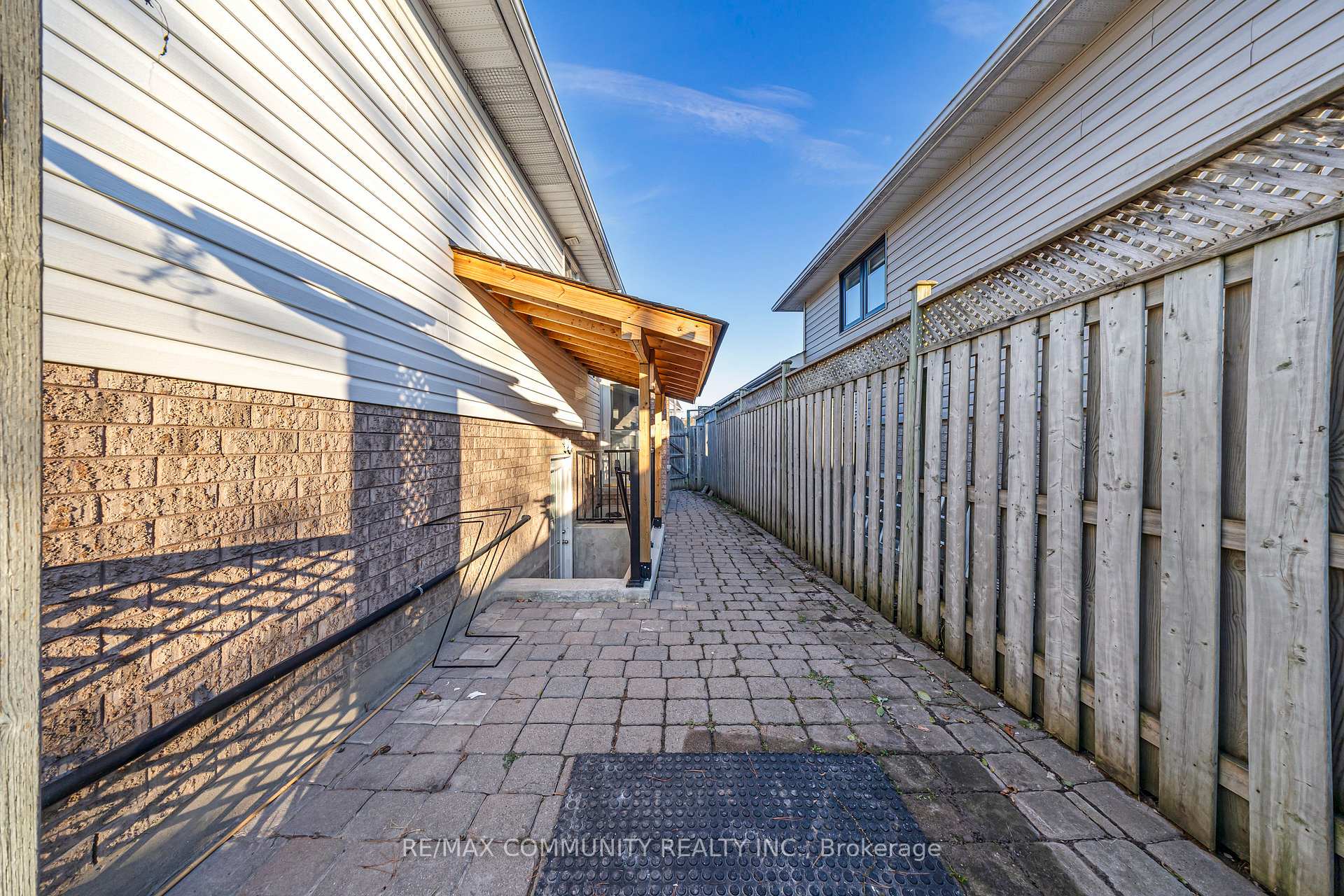 Photo 18 of 1955 Dalhousie Crescent, Oshawa, Samac — HOMEH