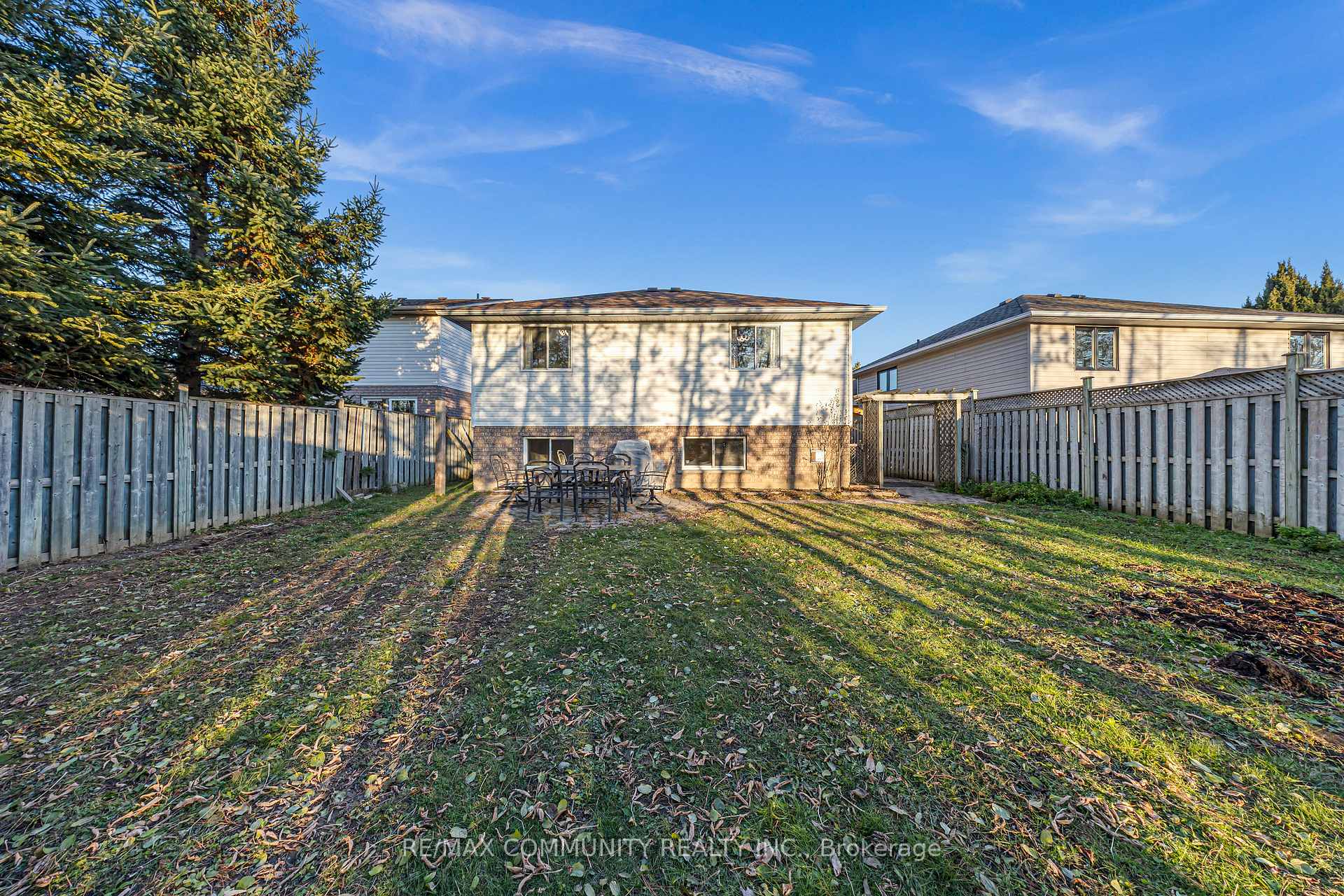 Photo 19 of 1955 Dalhousie Crescent, Oshawa, Samac — HOMEH