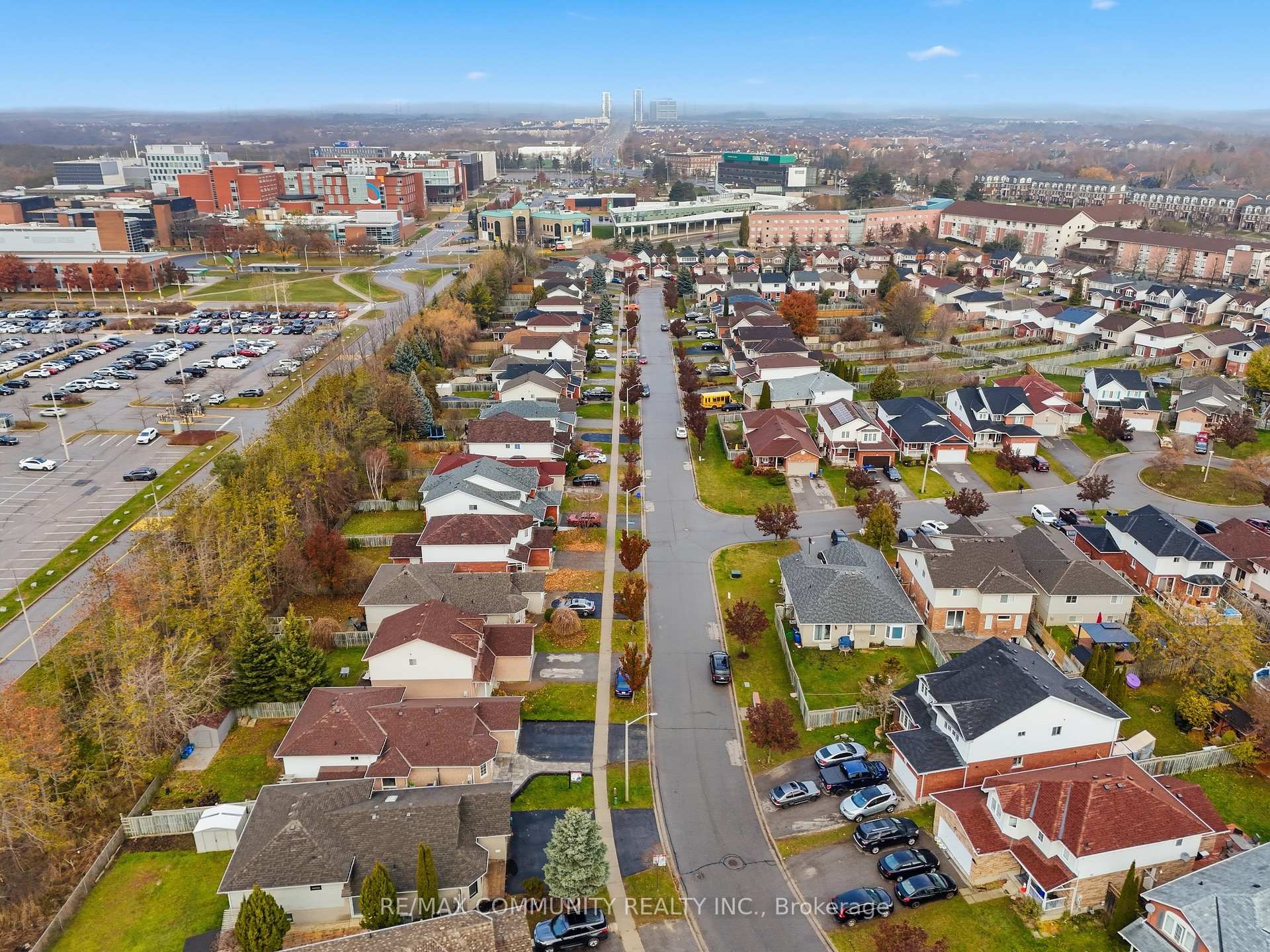 Photo 24 of 1955 Dalhousie Crescent, Oshawa, Samac — HOMEH