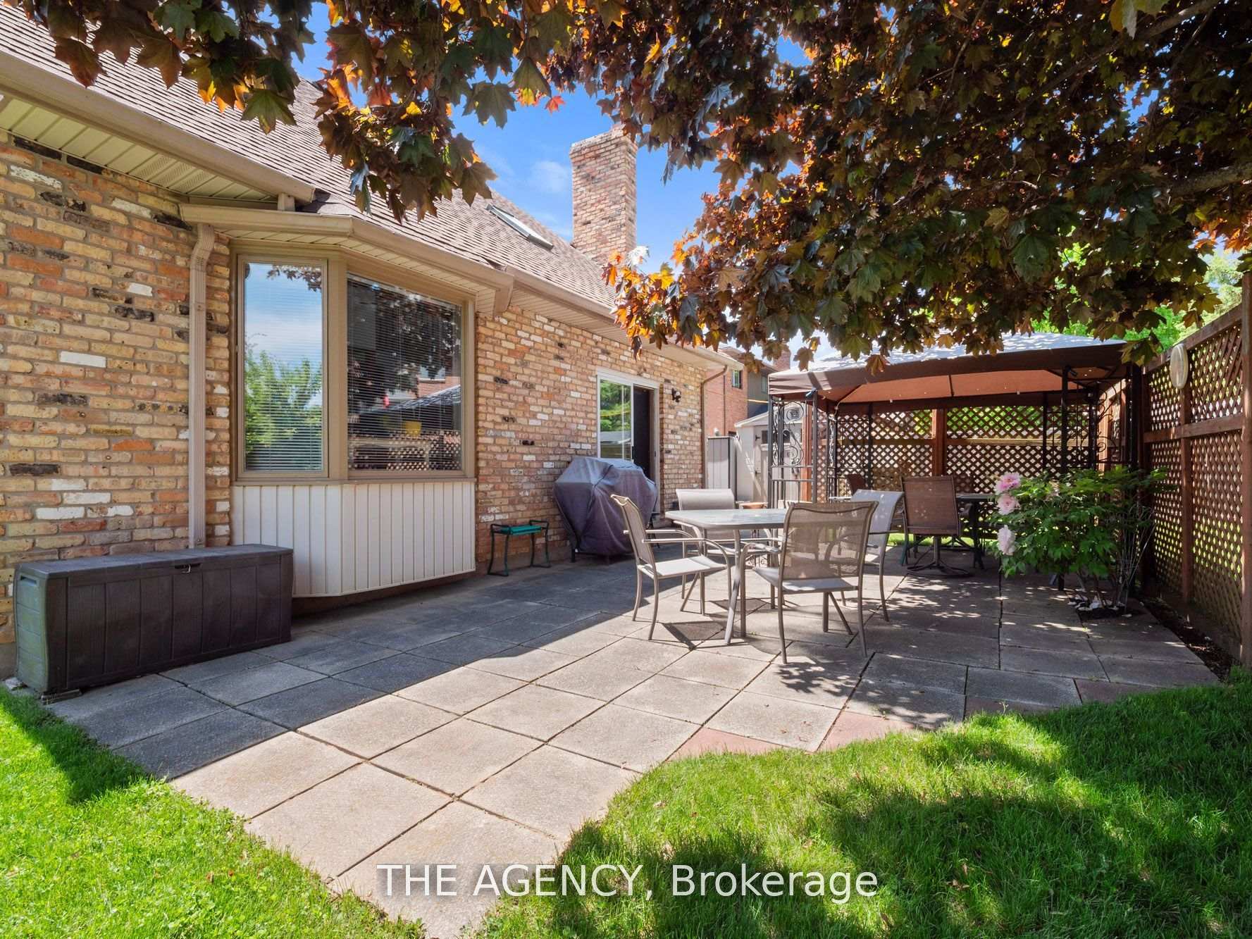 Photo 5 of 106 Spruceside Crescent, Pelham, Fonthill — HOMEH