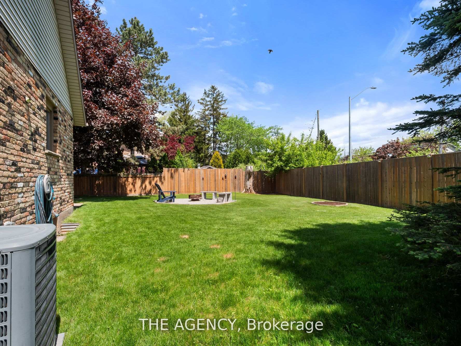 Photo 8 of 106 Spruceside Crescent, Pelham, Fonthill — HOMEH